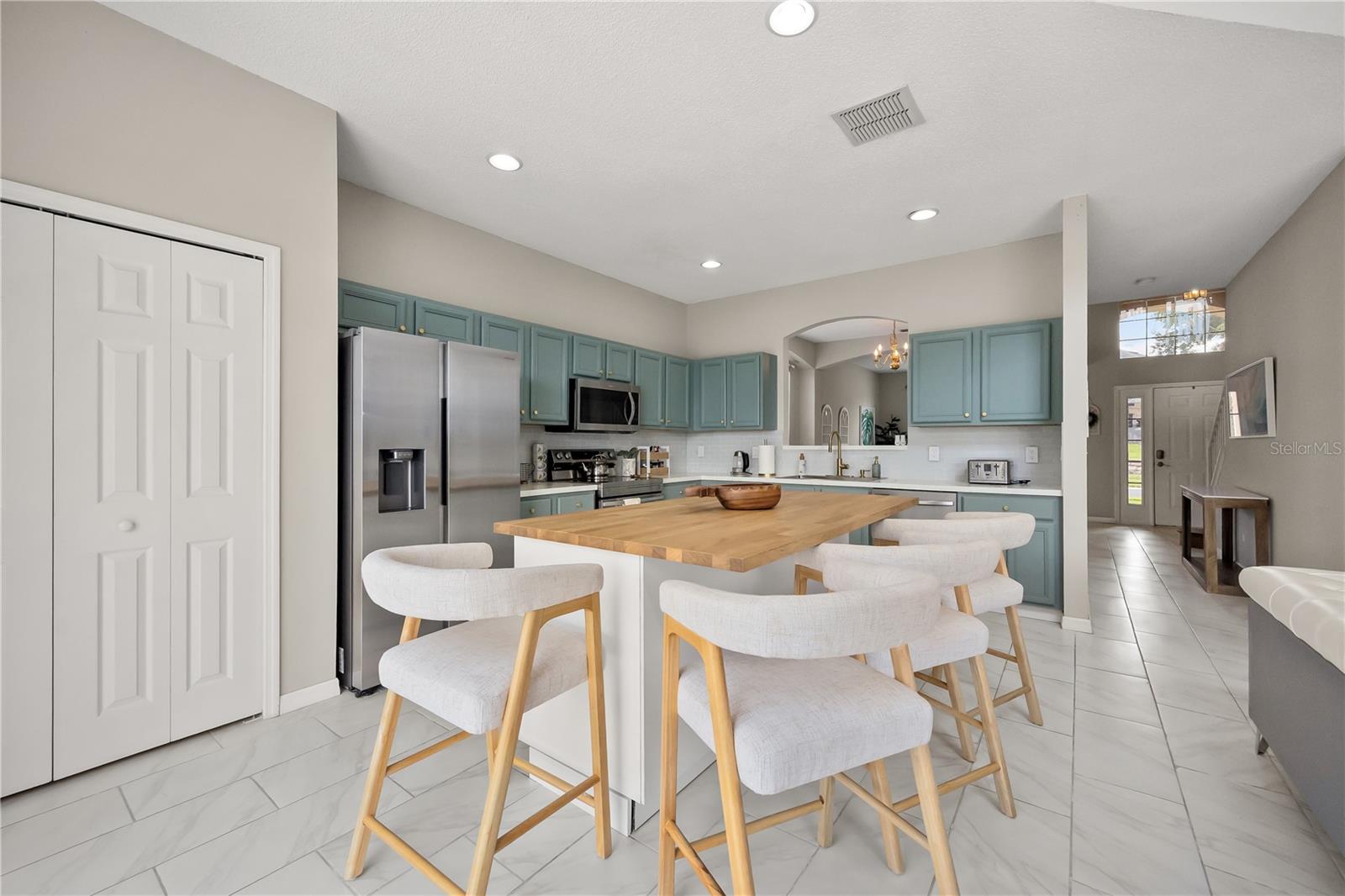 8675 LA ISLA DR, KISSIMMEE, FL — photo 13