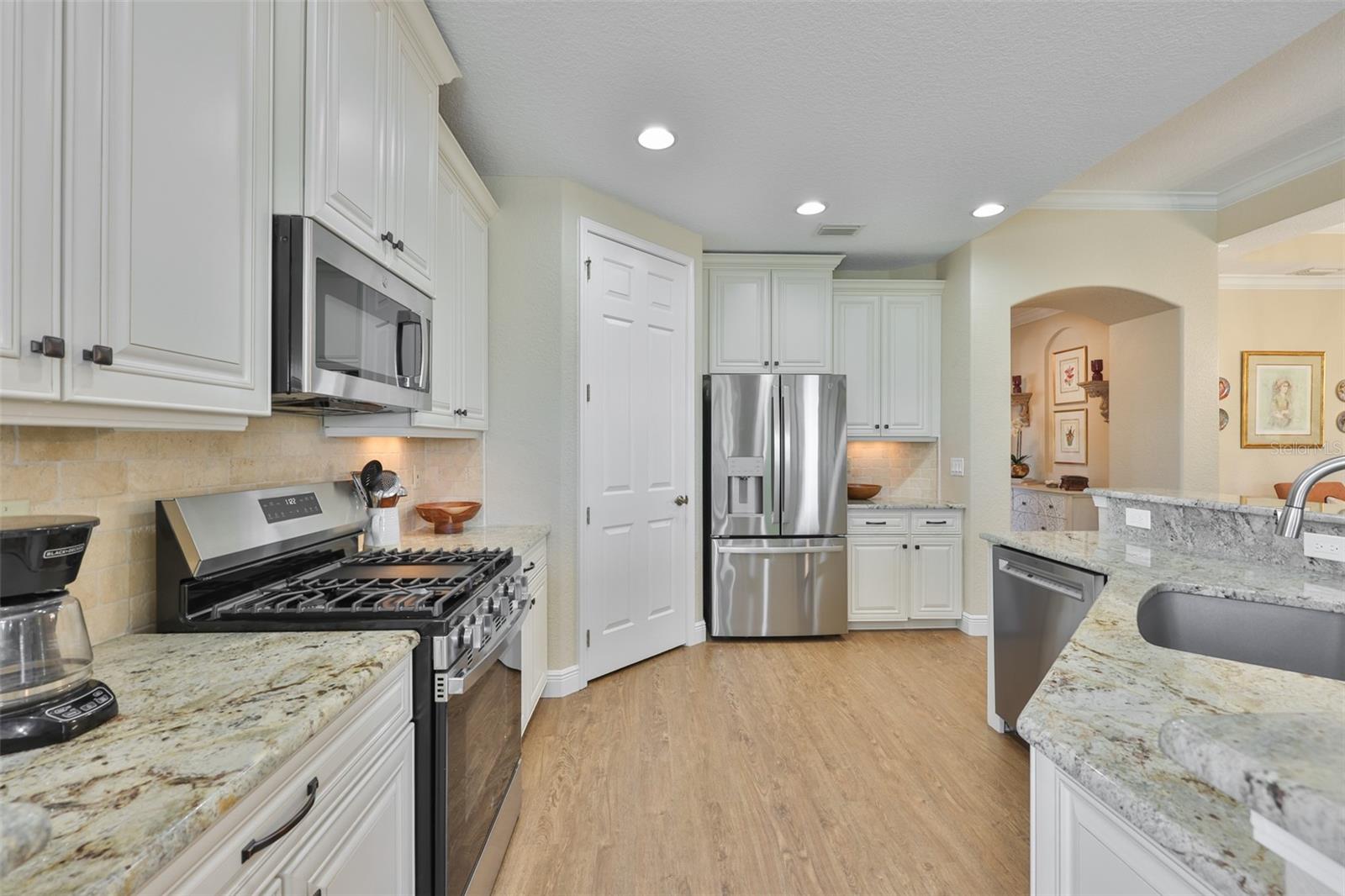 1440 EMERALD DUNES DR, SUN CITY CENTER, FL — photo 7