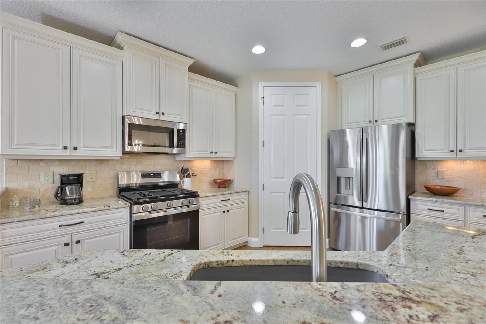 1440 EMERALD DUNES DR, SUN CITY CENTER, FL — photo 8