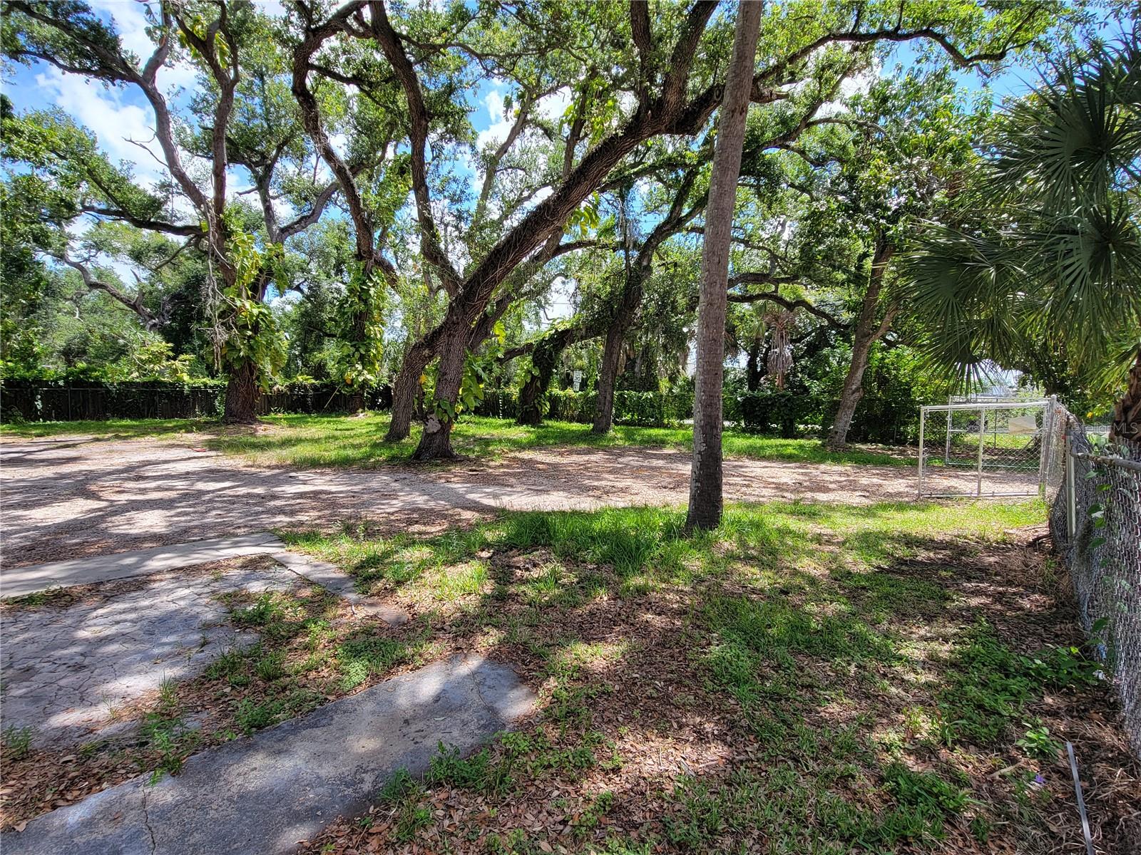 1375 MYRTLE ST, SARASOTA, FL — photo 9