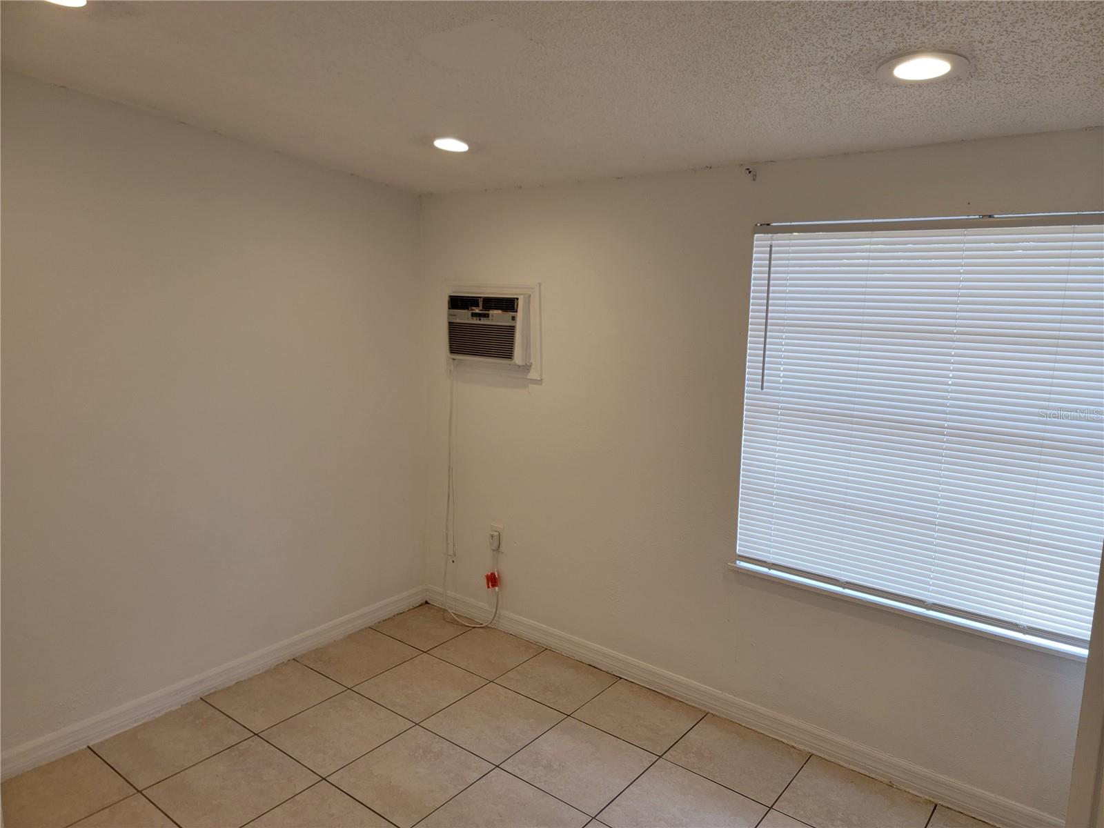 1375 MYRTLE ST, SARASOTA, FL — photo 30