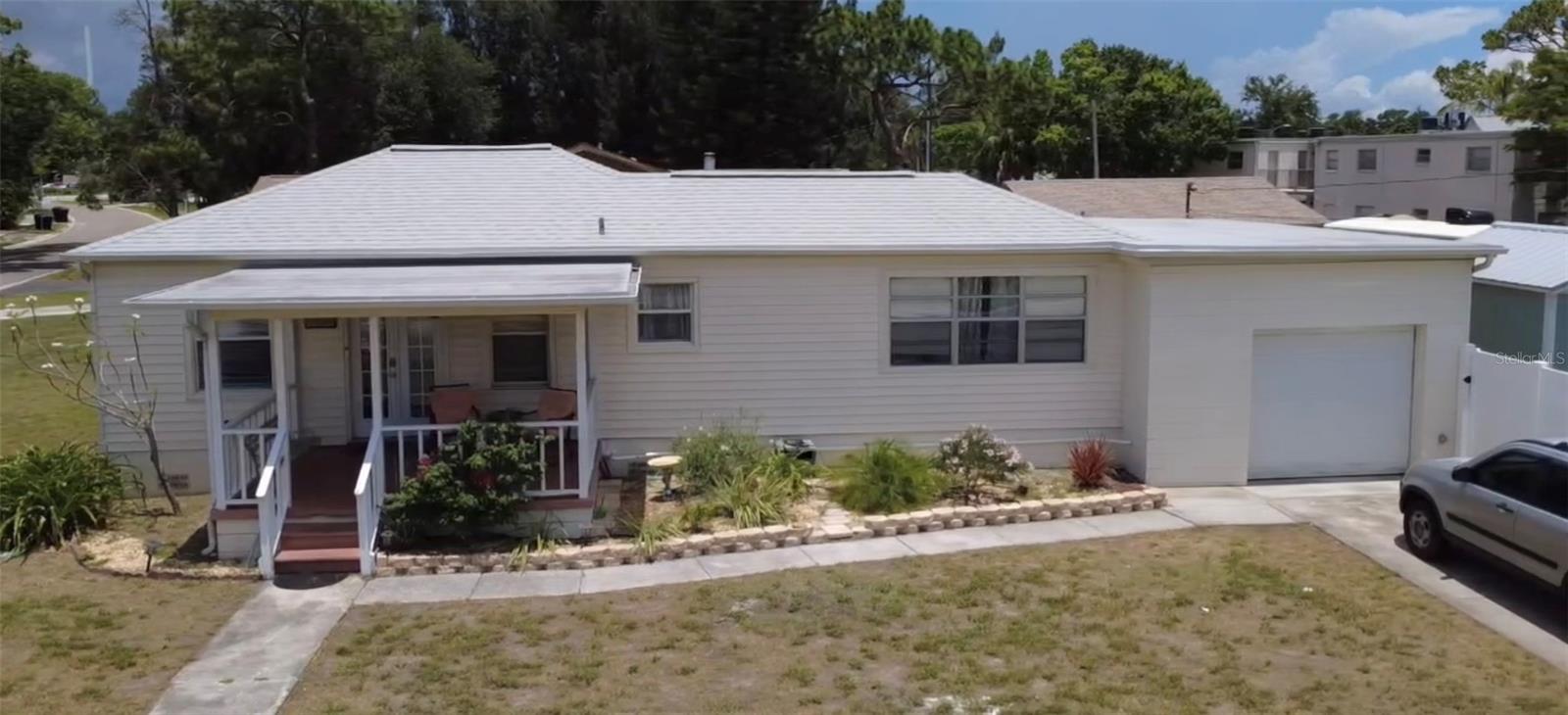 146 NE MADISON CIR N, ST PETERSBURG, FL — photo 2
