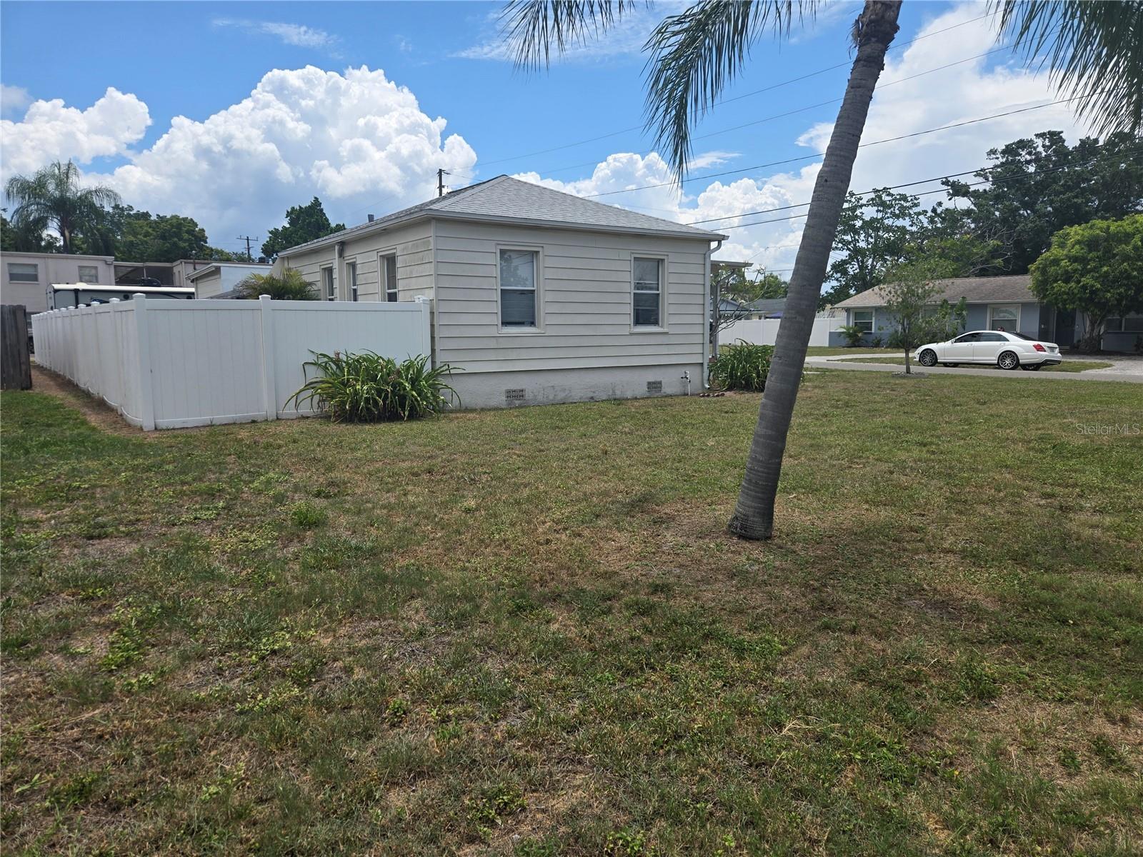 146 NE MADISON CIR N, ST PETERSBURG, FL — photo 5