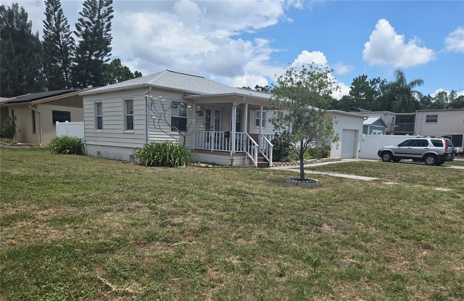 146 NE MADISON CIR N, ST PETERSBURG, FL — photo 6