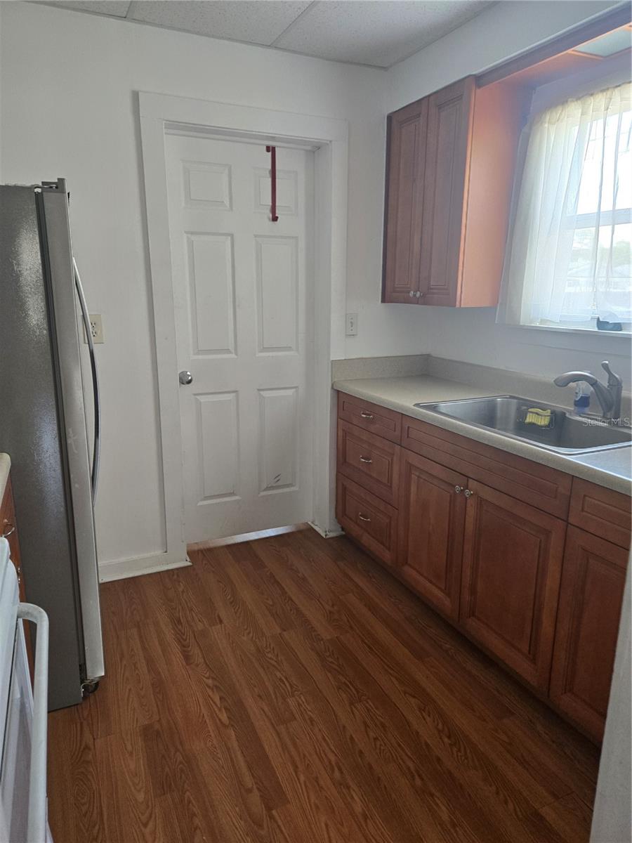 146 NE MADISON CIR N, ST PETERSBURG, FL — photo 12
