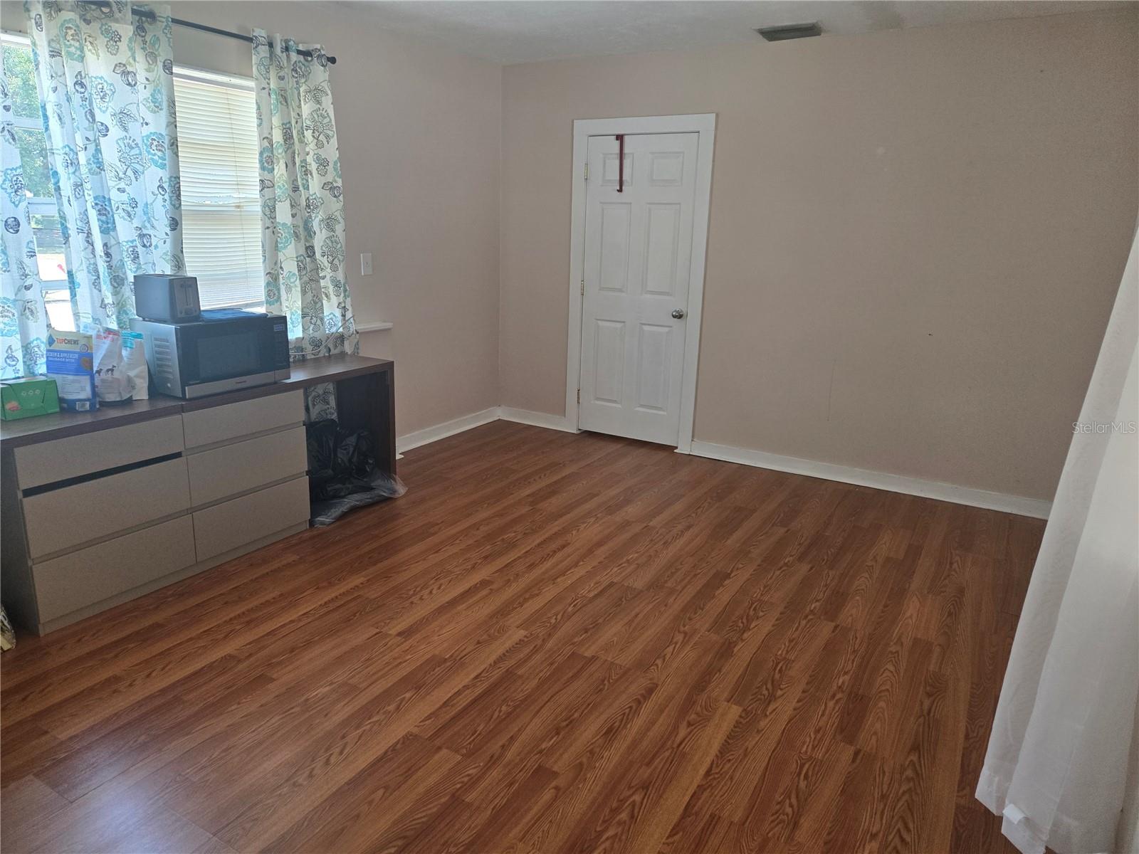 146 NE MADISON CIR N, ST PETERSBURG, FL — photo 15