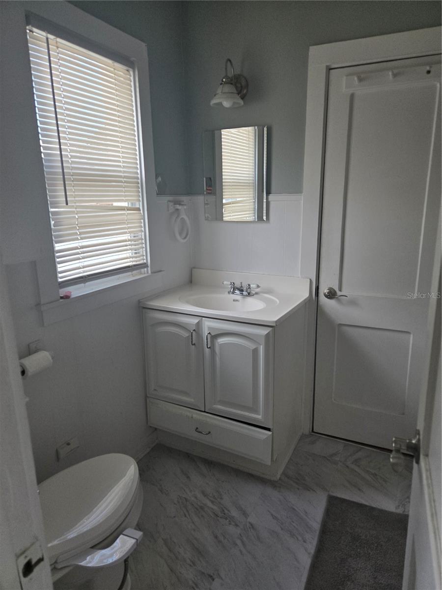 146 NE MADISON CIR N, ST PETERSBURG, FL — photo 18