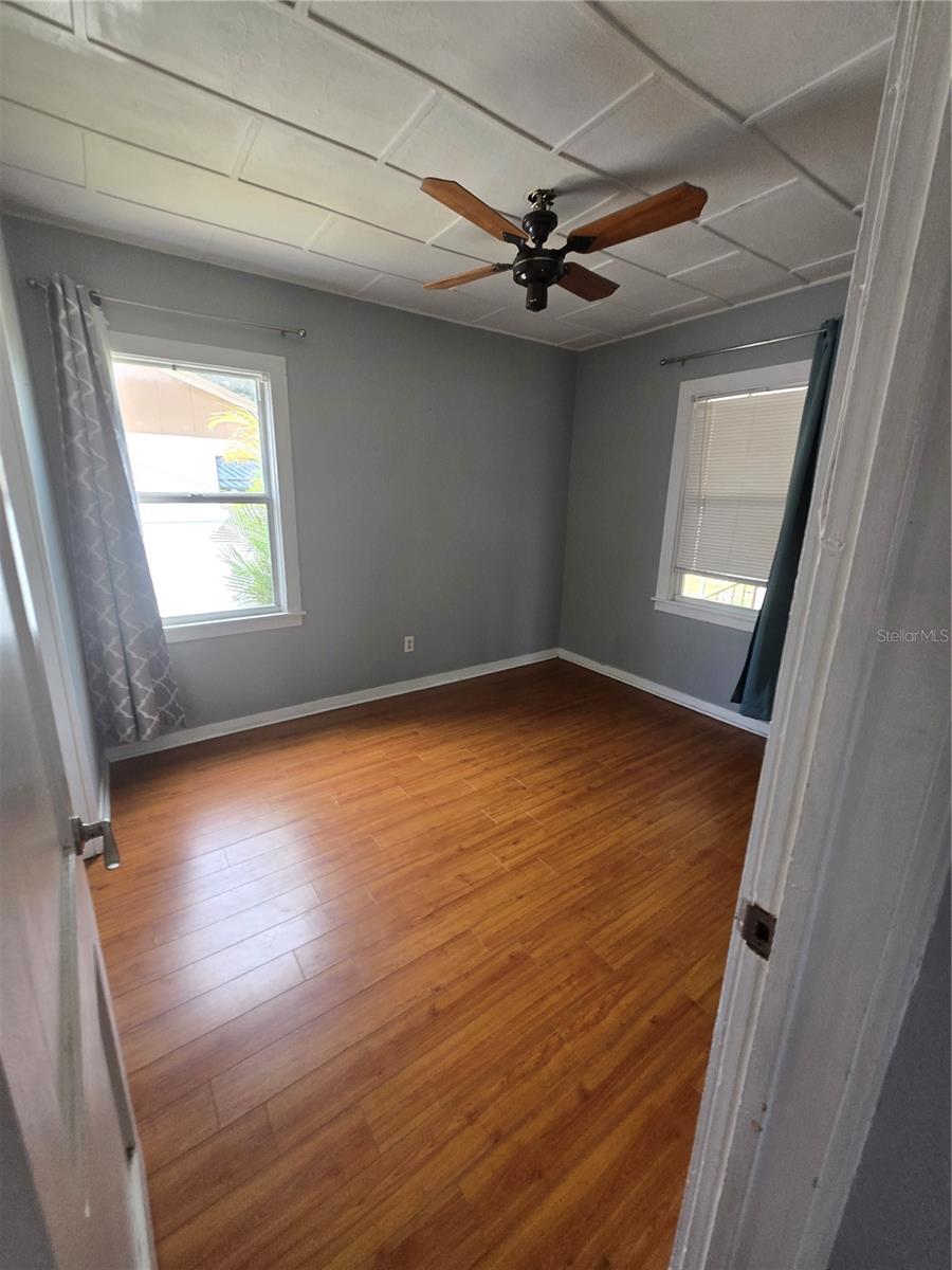 146 NE MADISON CIR N, ST PETERSBURG, FL — photo 20