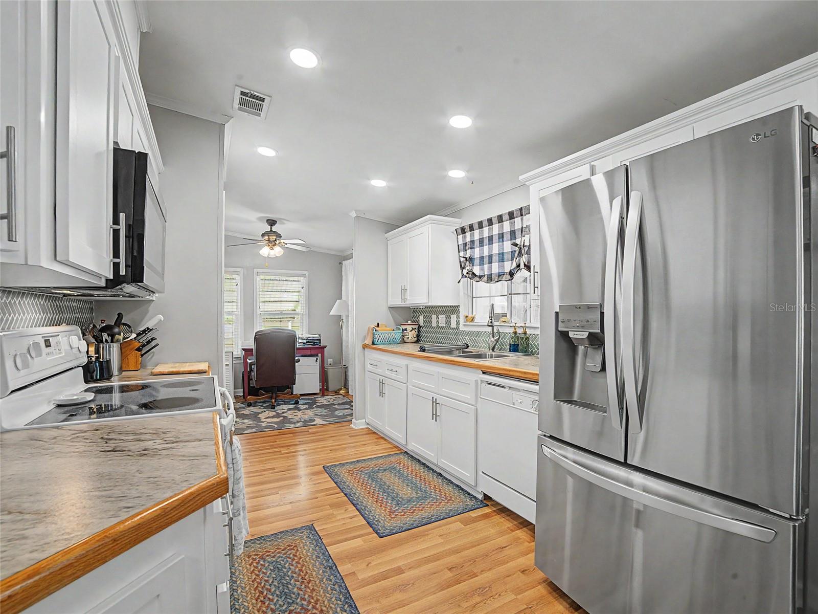 37513 CAMPO AVE, ZEPHYRHILLS, FL — photo 19