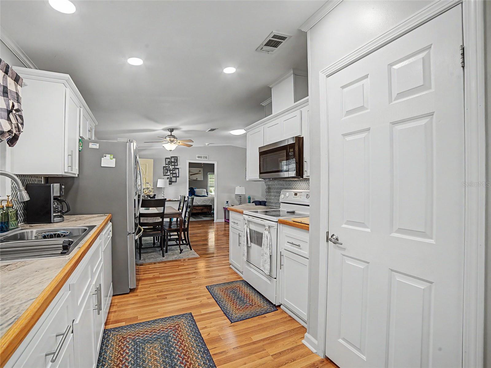 37513 CAMPO AVE, ZEPHYRHILLS, FL — photo 20