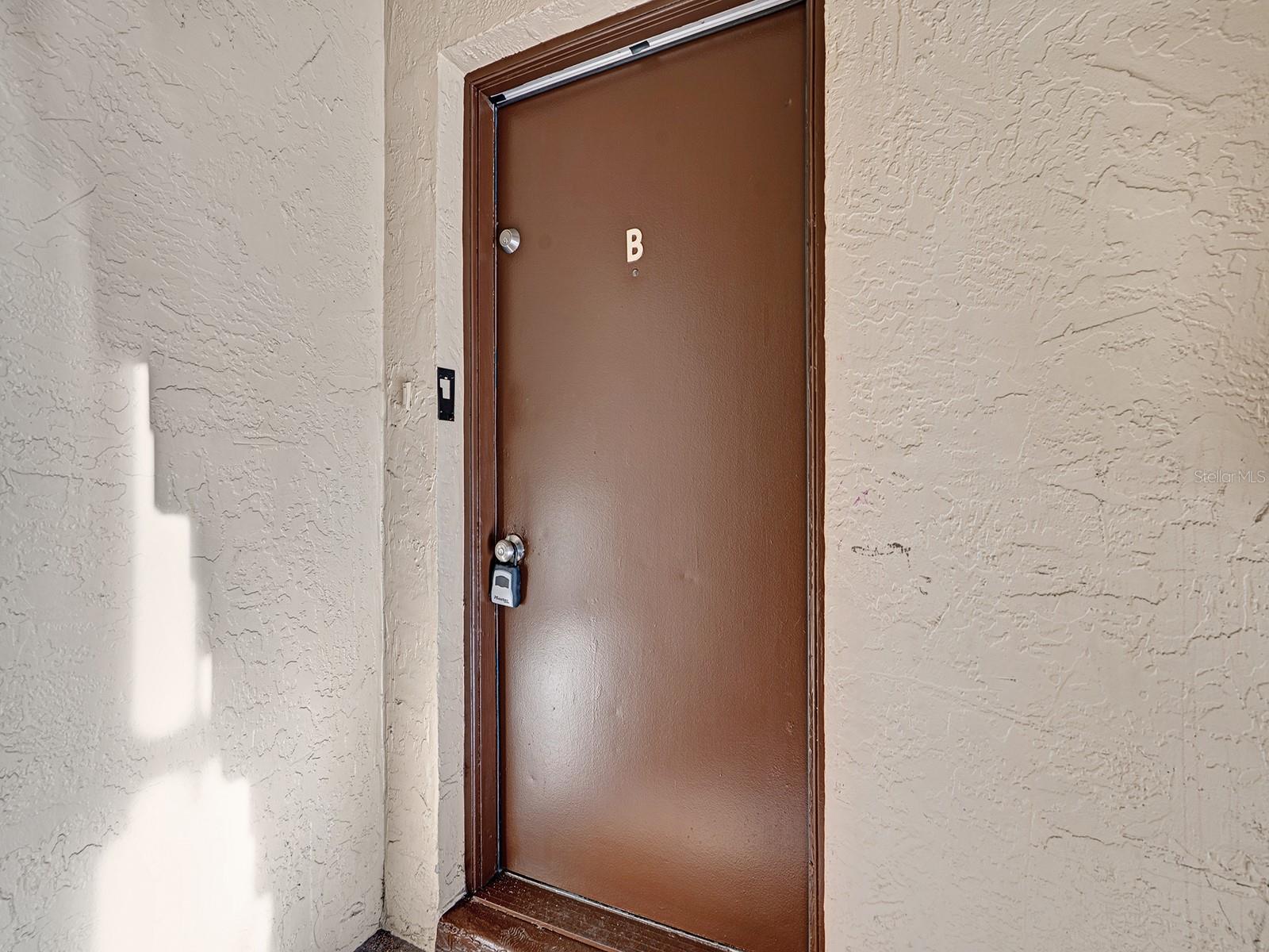 625 N KEENE RD #B, CLEARWATER, FL — photo 2