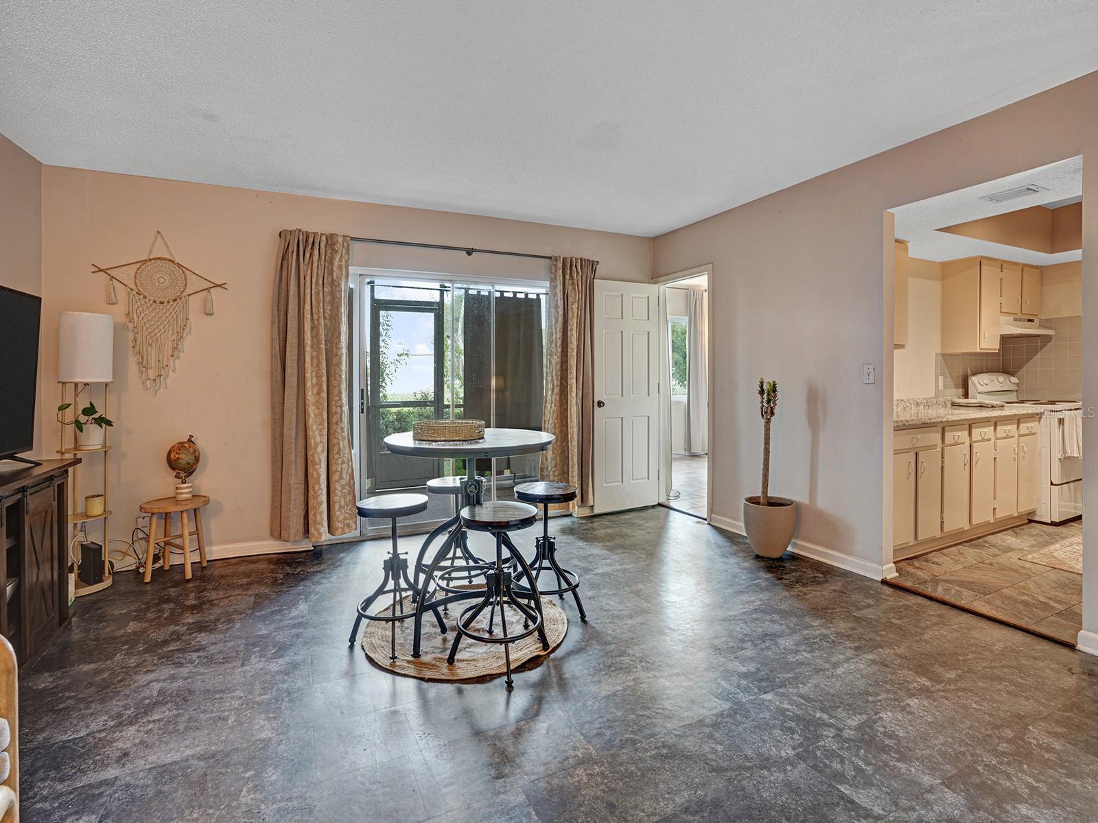 625 N KEENE RD #B, CLEARWATER, FL — photo 3
