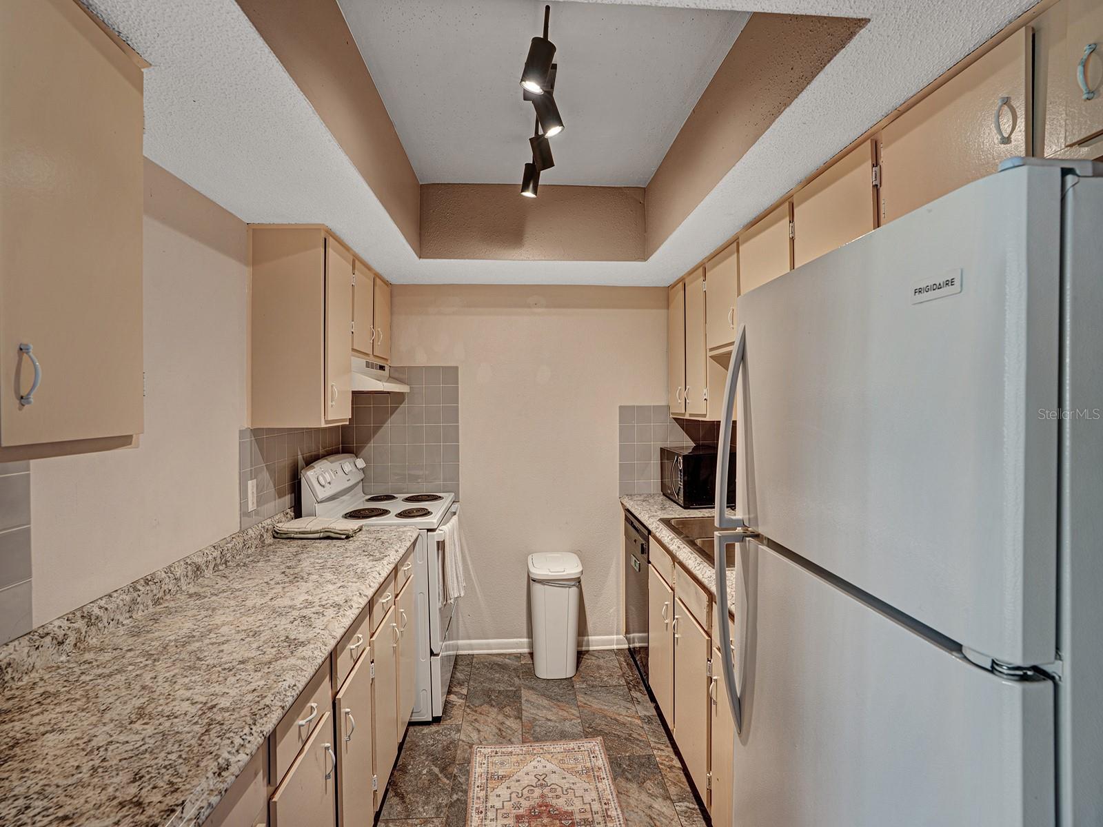 625 N KEENE RD #B, CLEARWATER, FL — photo 8