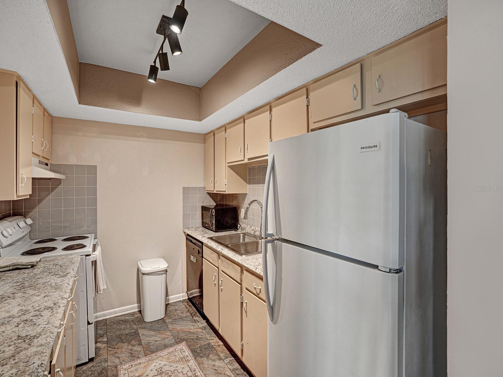 625 N KEENE RD #B, CLEARWATER, FL — photo 10