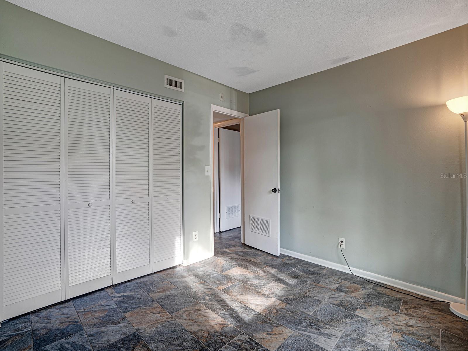 625 N KEENE RD #B, CLEARWATER, FL — photo 17