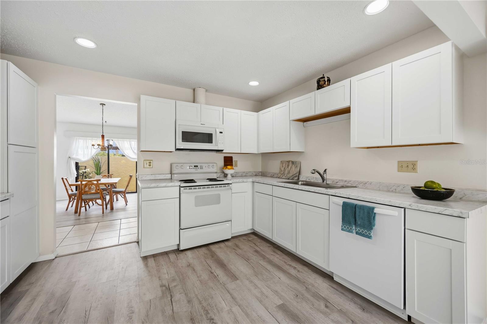 98 DRIFTING SANDS DR, VENICE, FL — photo 24