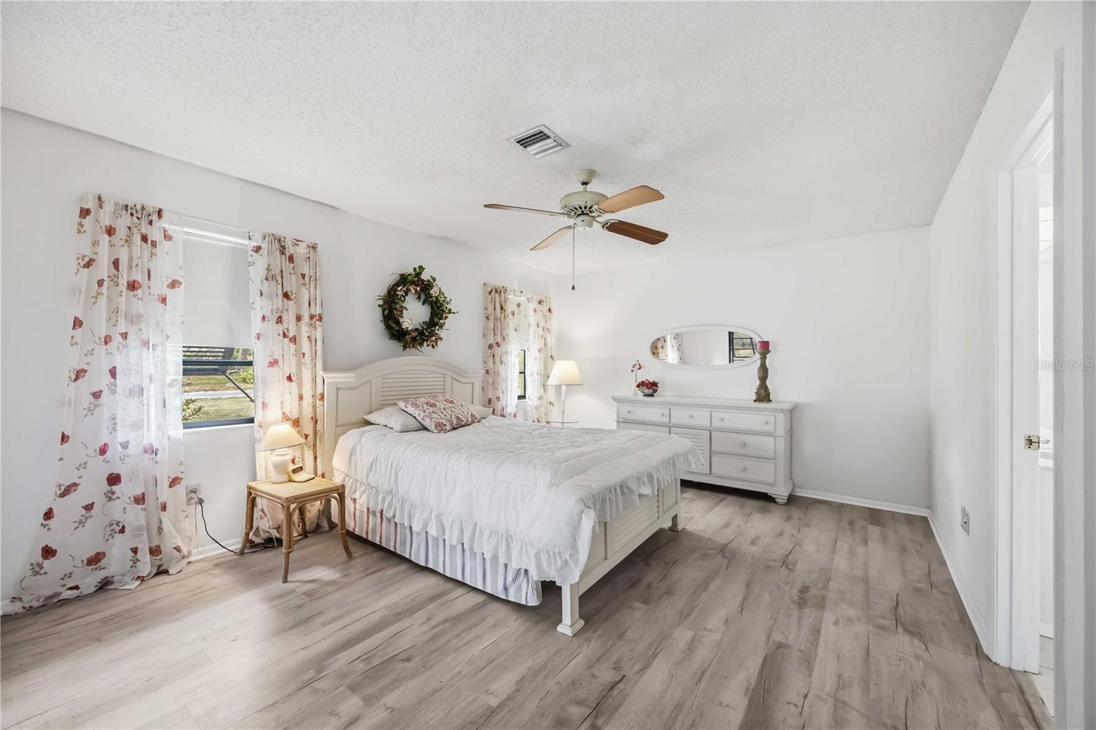 98 DRIFTING SANDS DR, VENICE, FL — photo 40