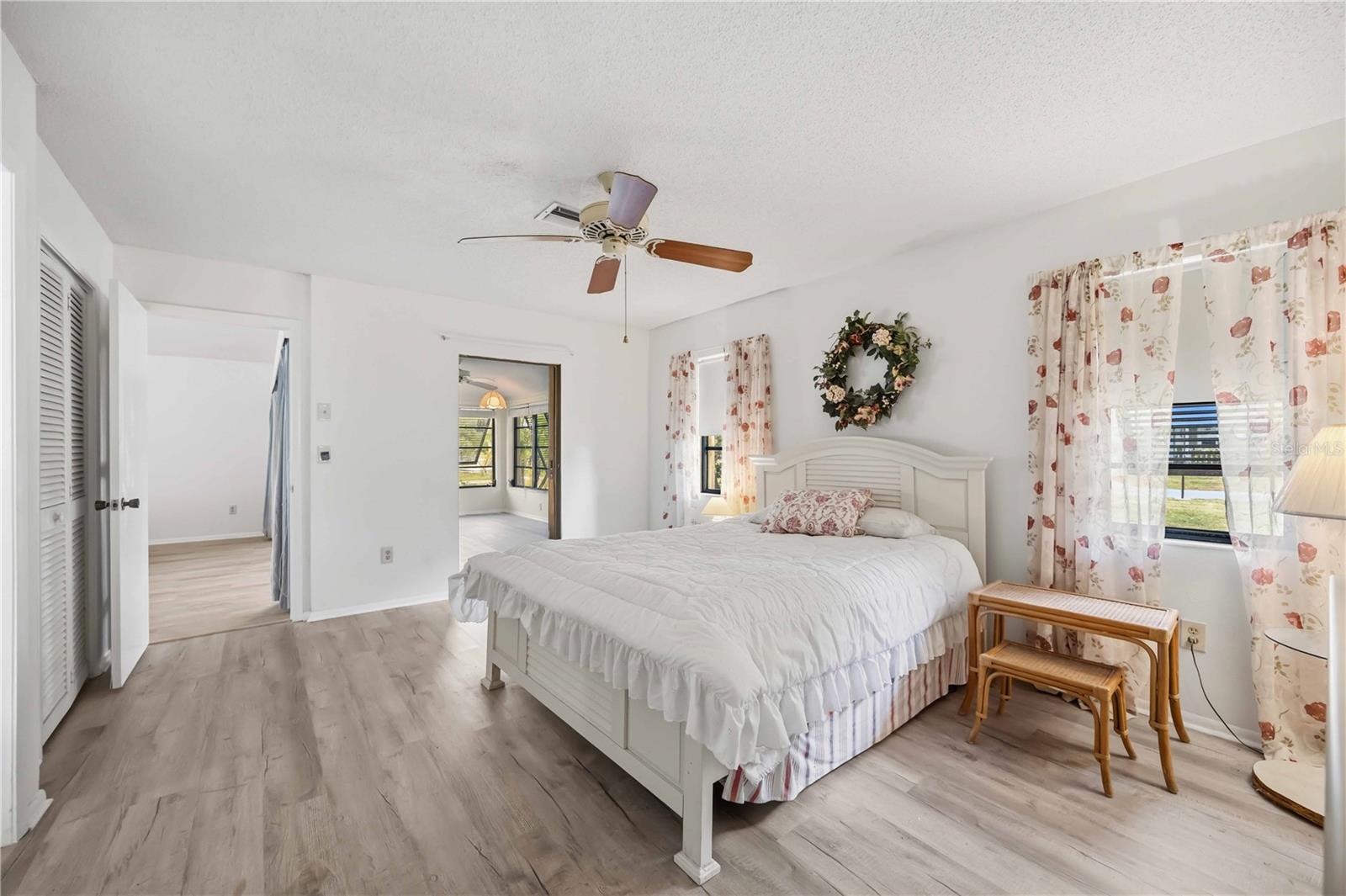 98 DRIFTING SANDS DR, VENICE, FL — photo 41