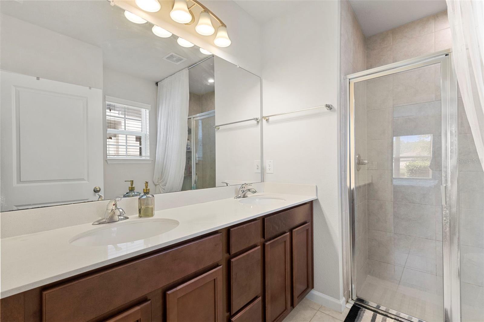 17784 TURNING LEAF CIR, LAND O LAKES, FL — photo 37