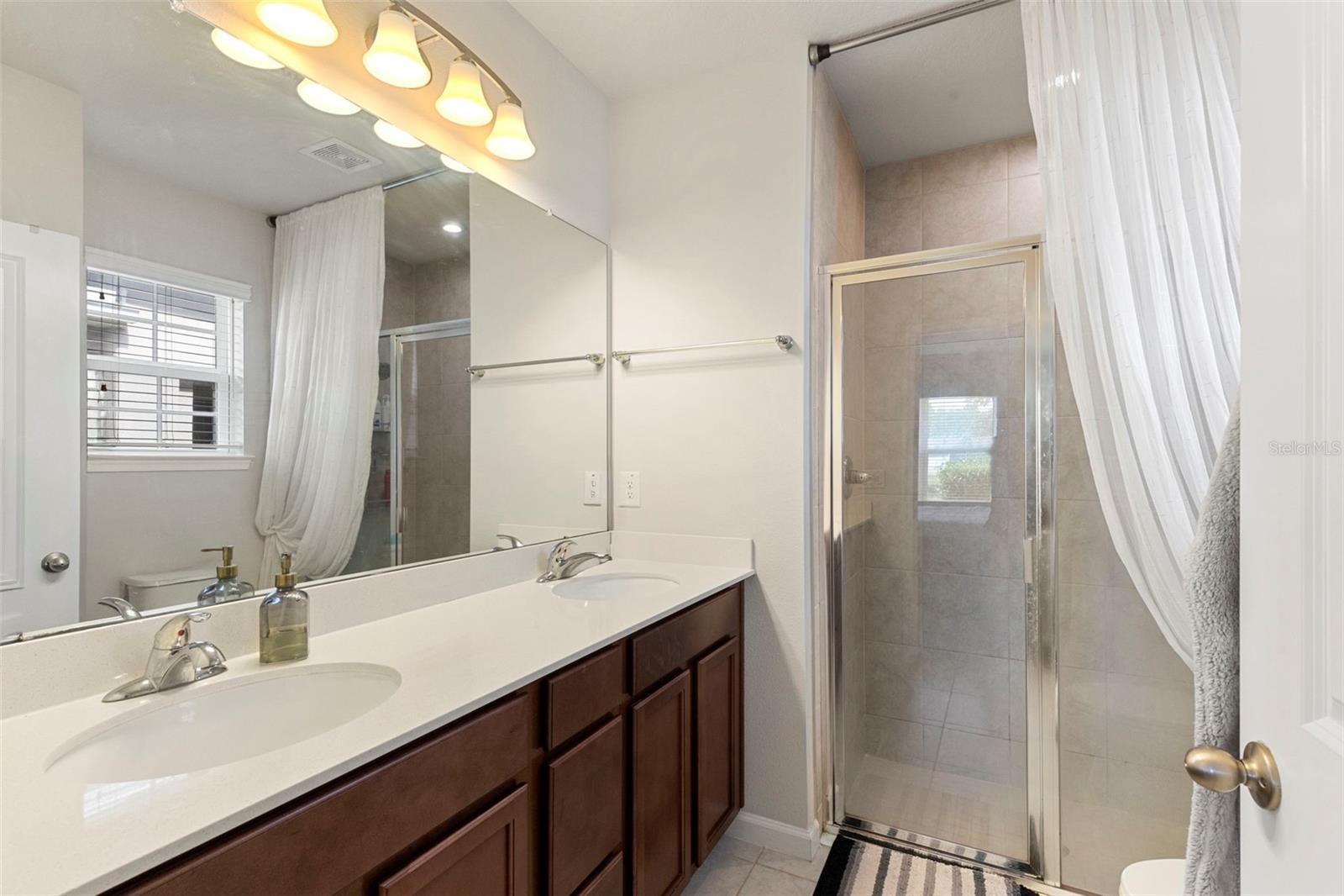 17784 TURNING LEAF CIR, LAND O LAKES, FL — photo 39