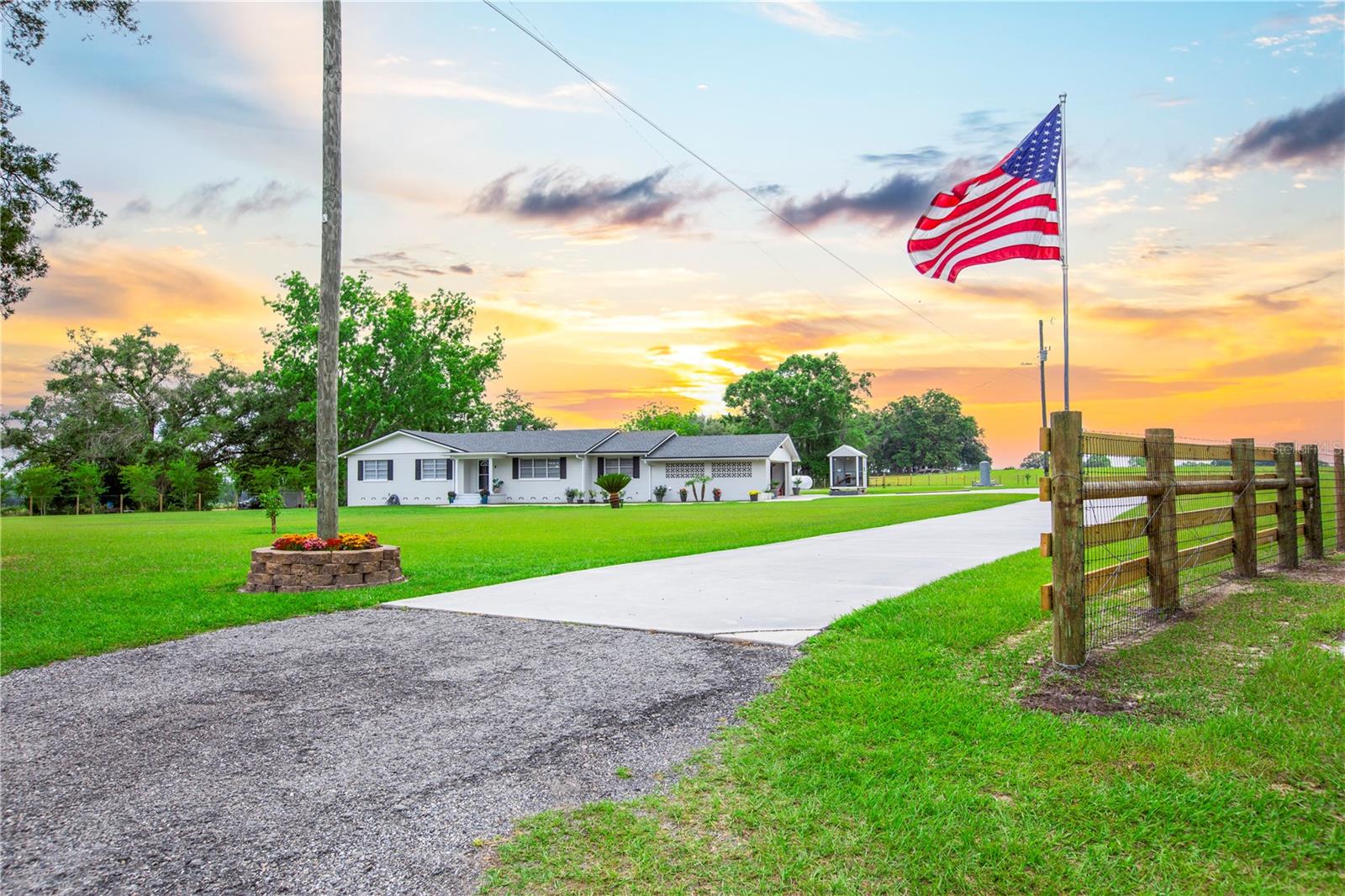 6694 S US HWY 441, LAKE CITY, FL