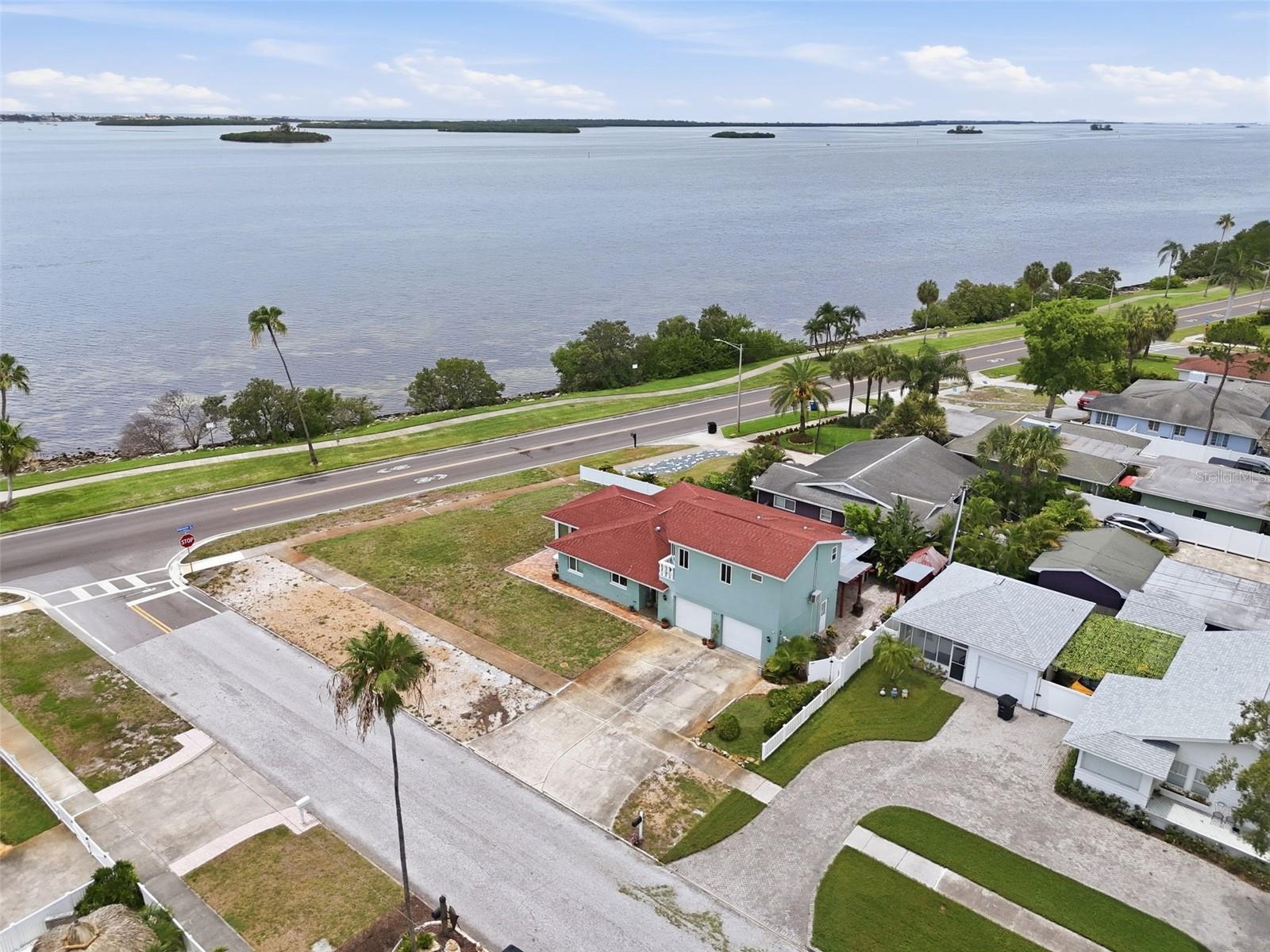 1963 EDGEWATER DR, CLEARWATER, FL