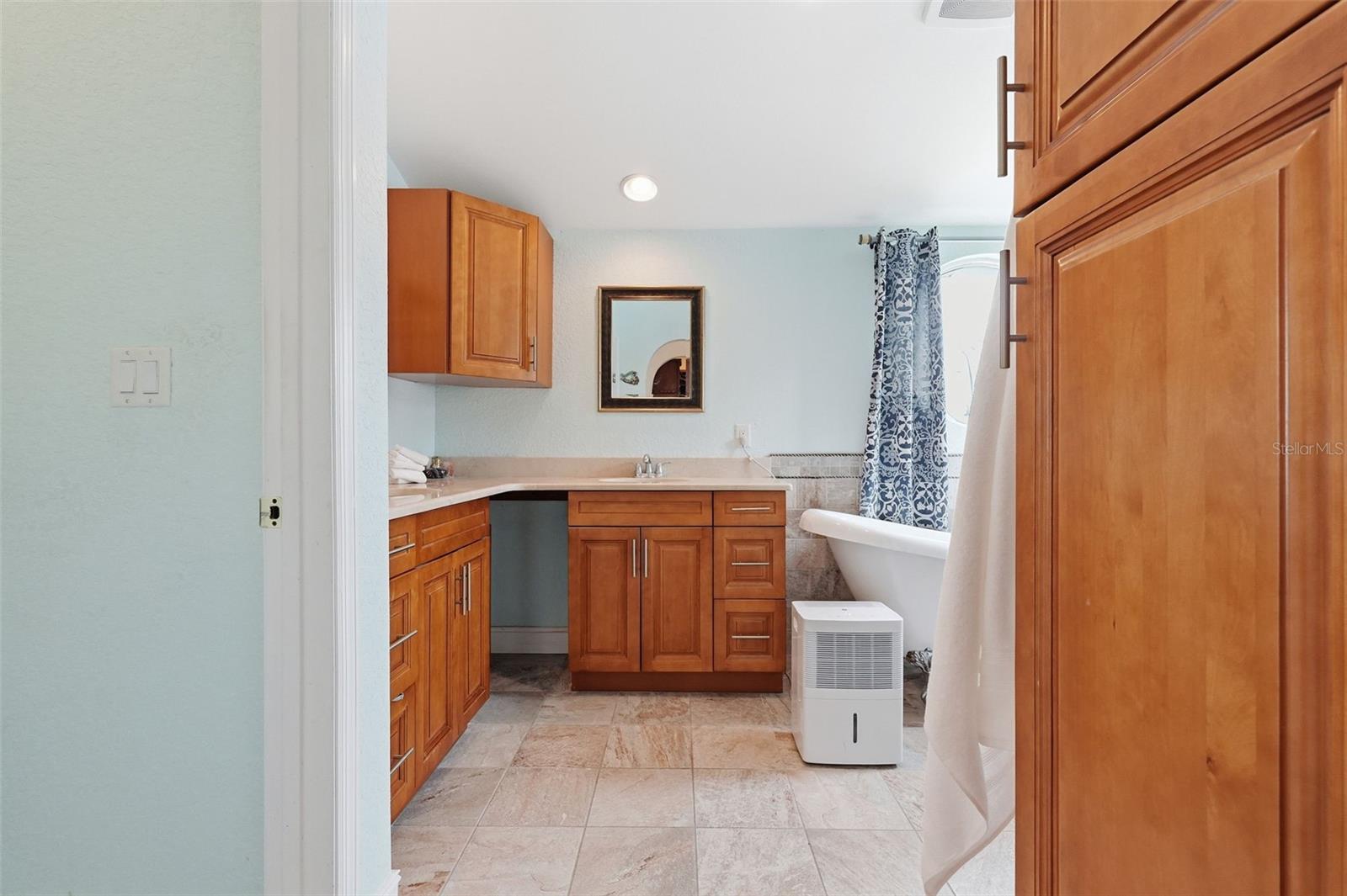 1963 EDGEWATER DR, CLEARWATER, FL — photo 15