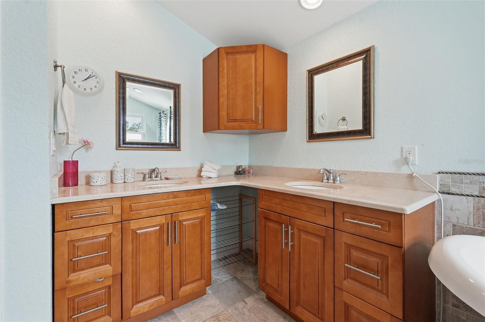 1963 EDGEWATER DR, CLEARWATER, FL — photo 19