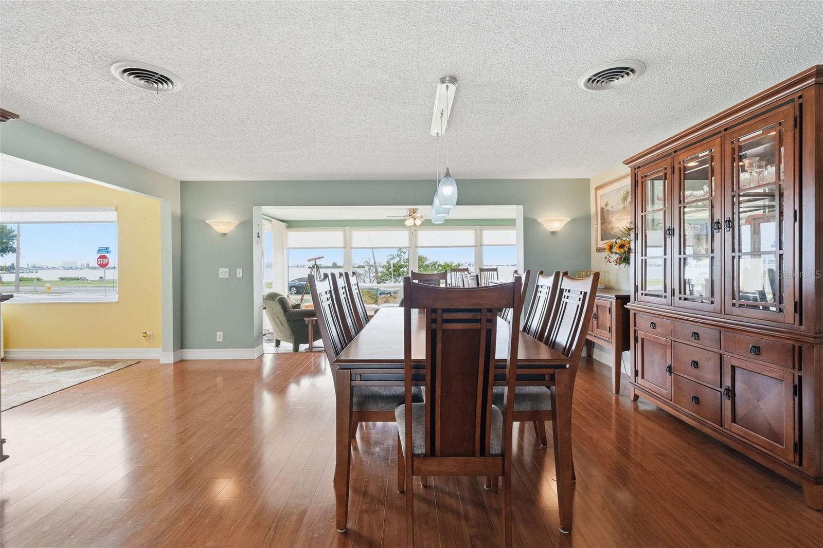 1963 EDGEWATER DR, CLEARWATER, FL — photo 44