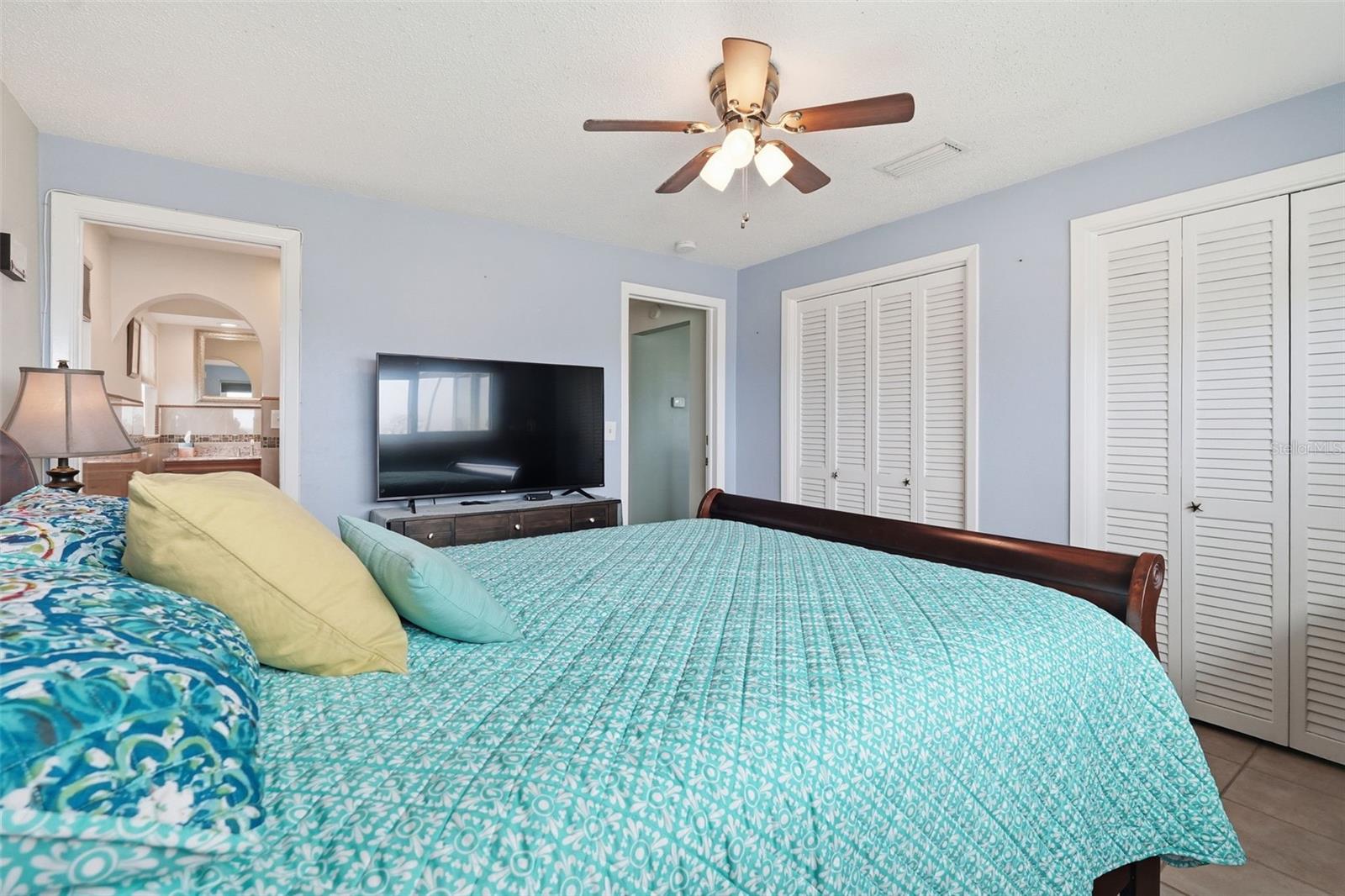 1963 EDGEWATER DR, CLEARWATER, FL — photo 56