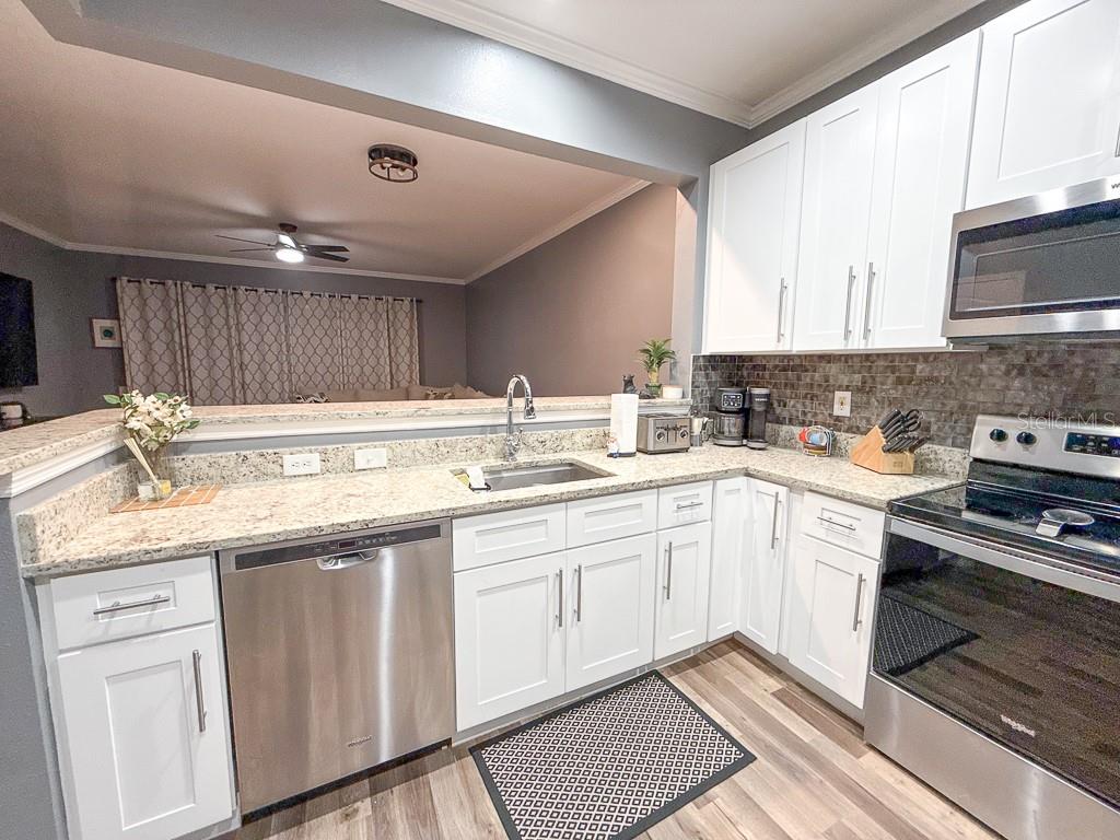 8505 SANDY BEACH ST, TAMPA, FL — photo 10