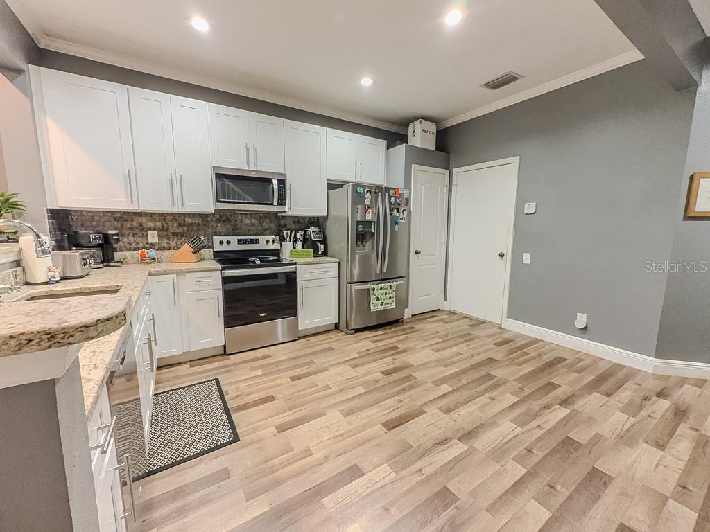 8505 SANDY BEACH ST, TAMPA, FL — photo 12