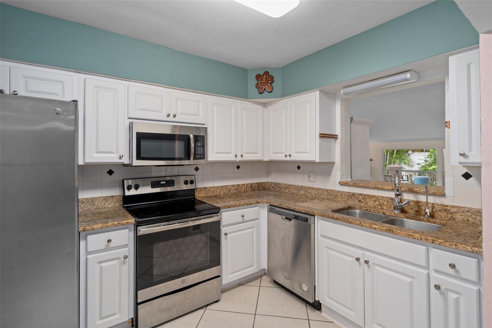 9812 51ST AVE N, ST PETERSBURG, FL — photo 3
