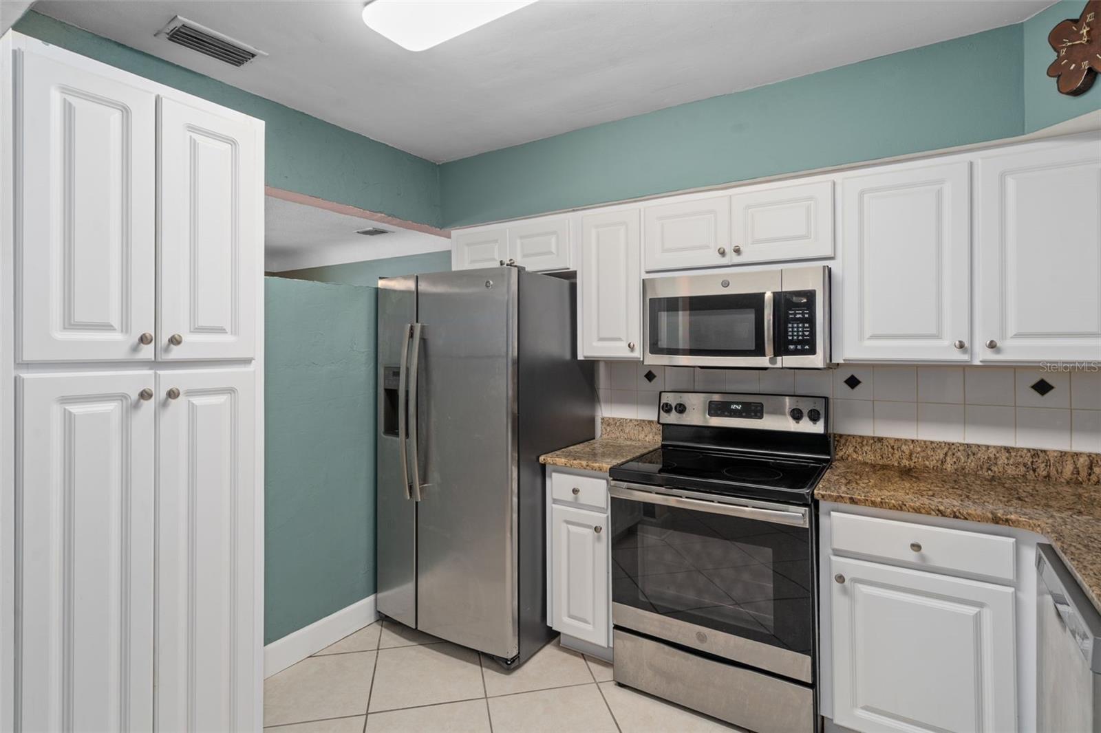 9812 51ST AVE N, ST PETERSBURG, FL — photo 11