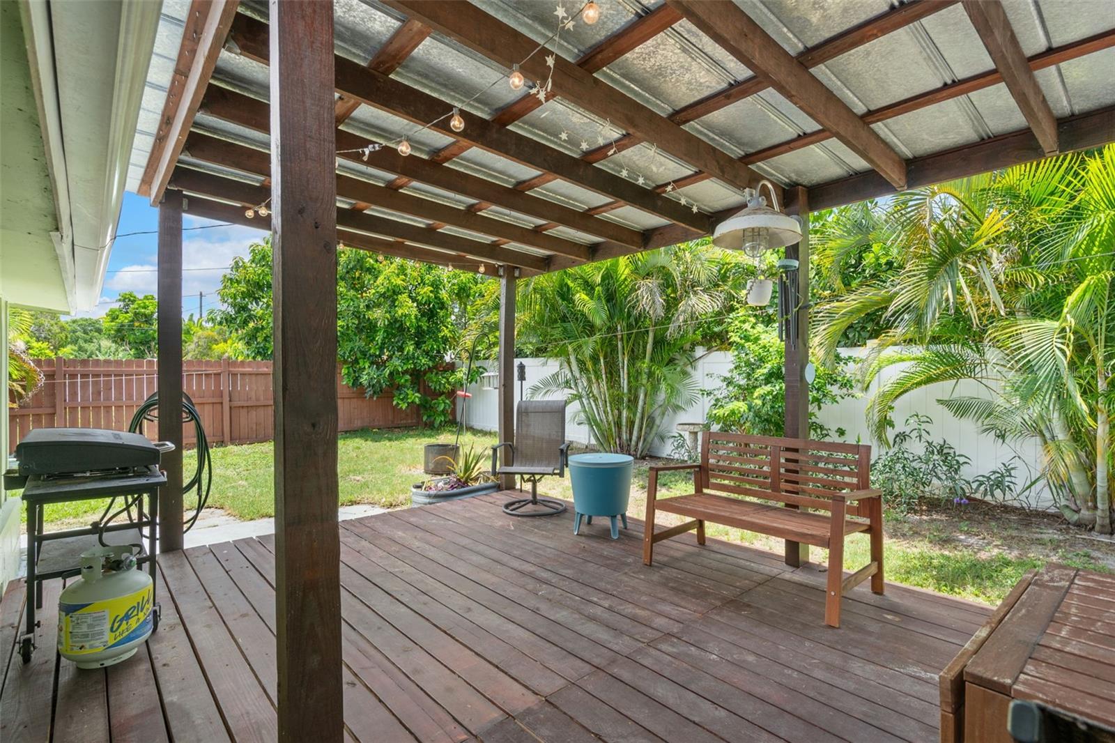 9812 51ST AVE N, ST PETERSBURG, FL — photo 22