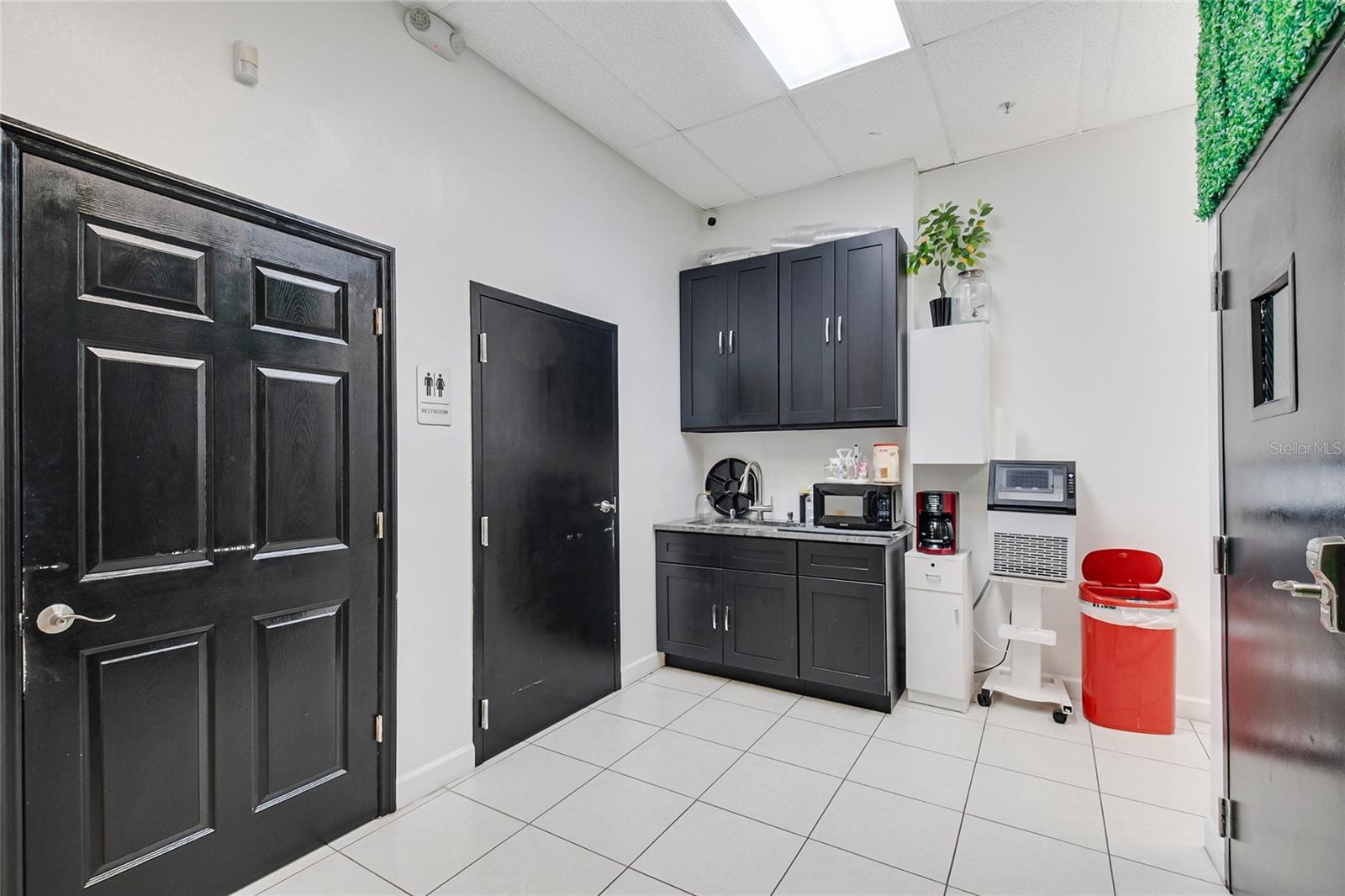 1359 E OSCEOLA PKWY, KISSIMMEE, FL — photo 37