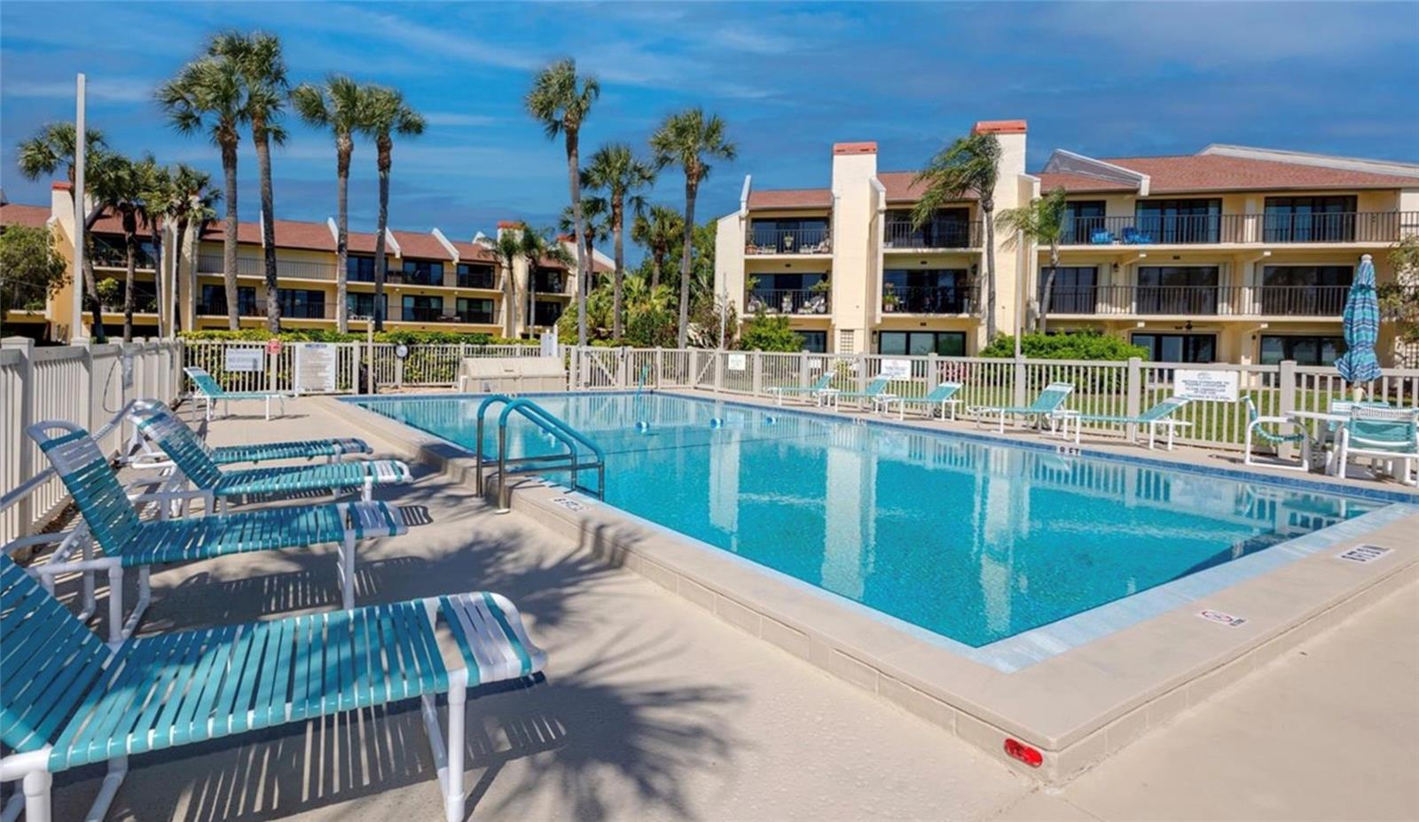 7530 SUNSHINE SKYWAY LN S #P7, ST PETERSBURG, FL — photo 29