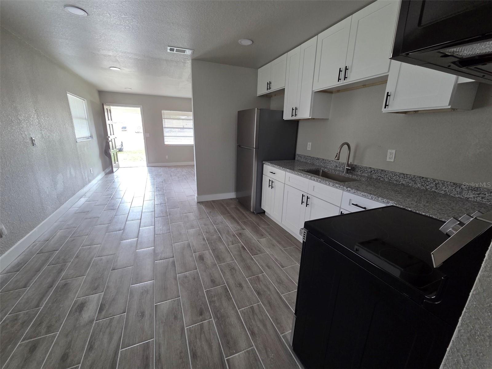 38300 HENRY DR, ZEPHYRHILLS, FL — photo 10