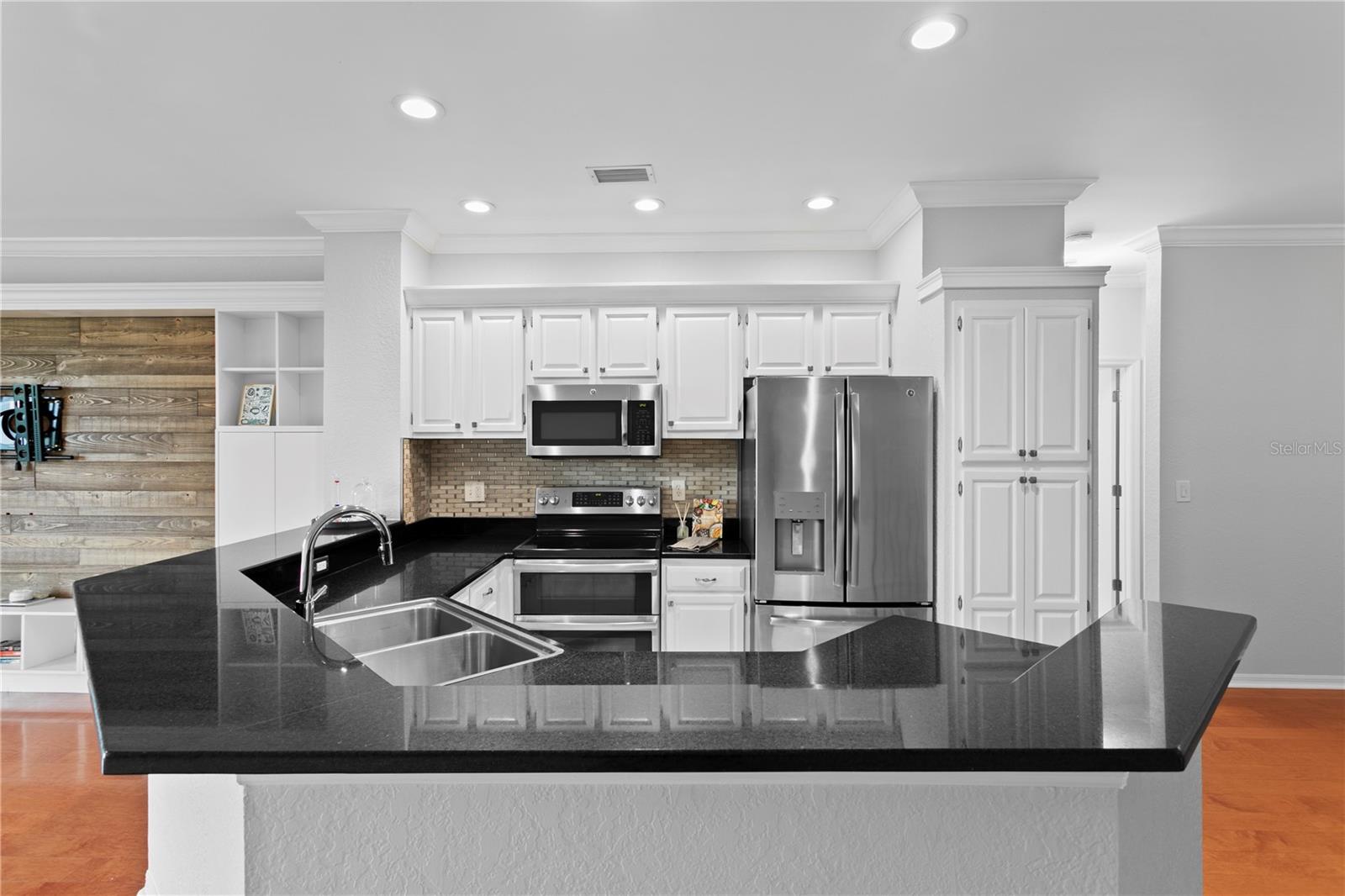 919 NORMANDY TRACE RD, TAMPA, FL — photo 15
