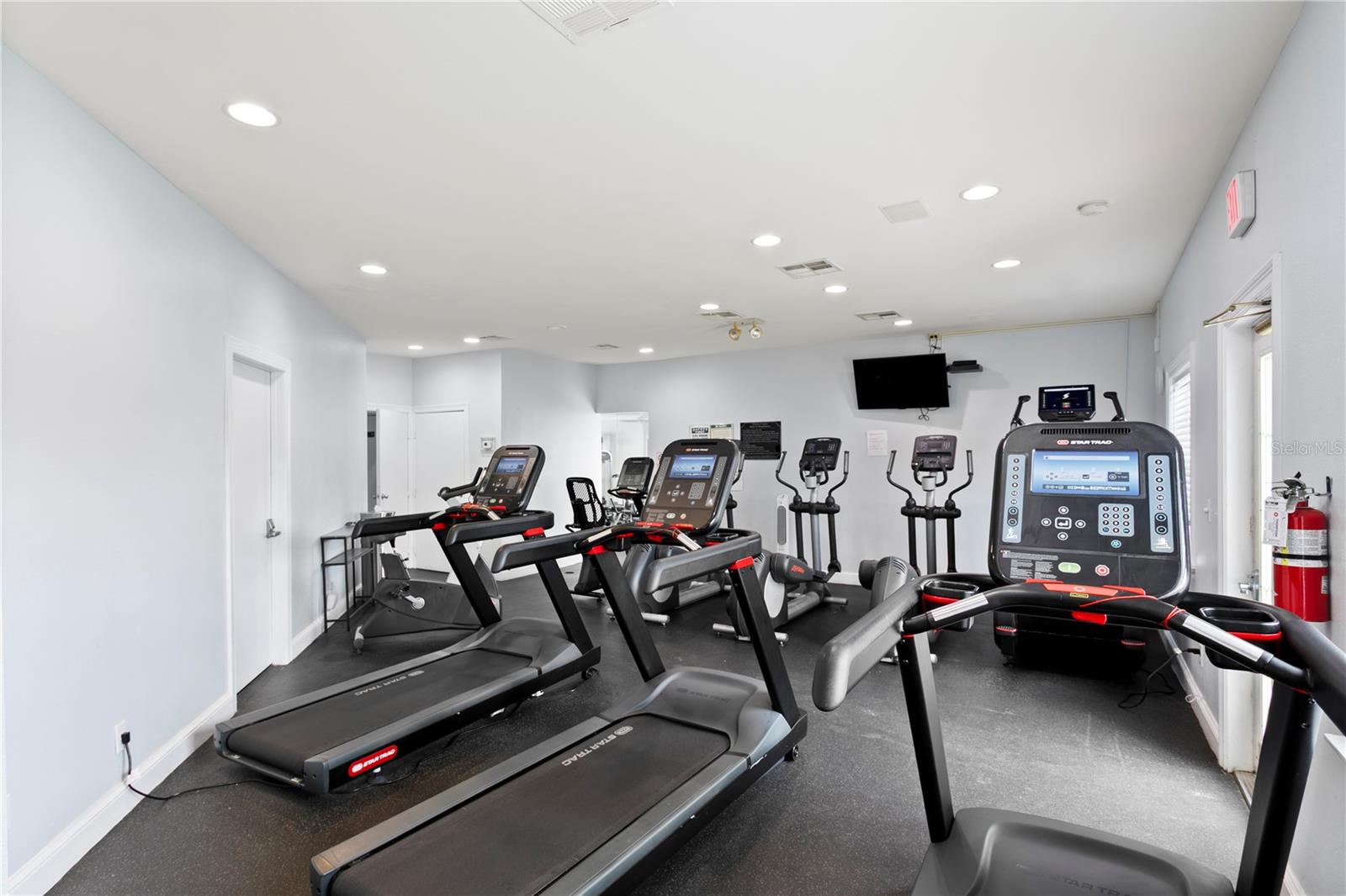 919 NORMANDY TRACE RD, TAMPA, FL — photo 33
