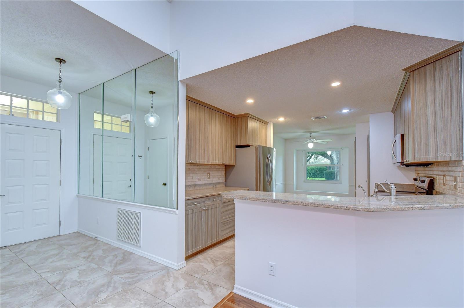 818 MCCALLISTER AVE, SUN CITY CENTER, FL — photo 4