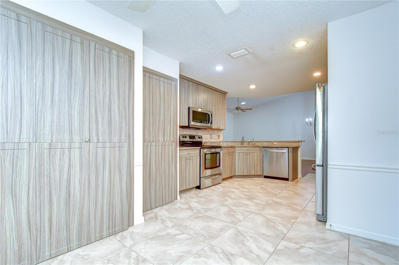 818 MCCALLISTER AVE, SUN CITY CENTER, FL — photo 7