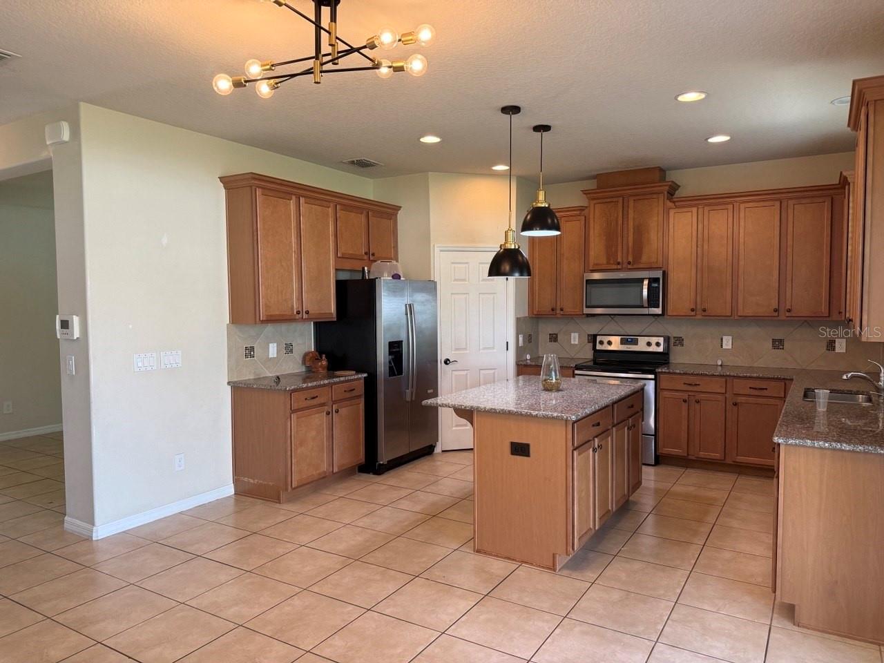 8026 CORKFIELD AVE, ORLANDO, FL — photo 3