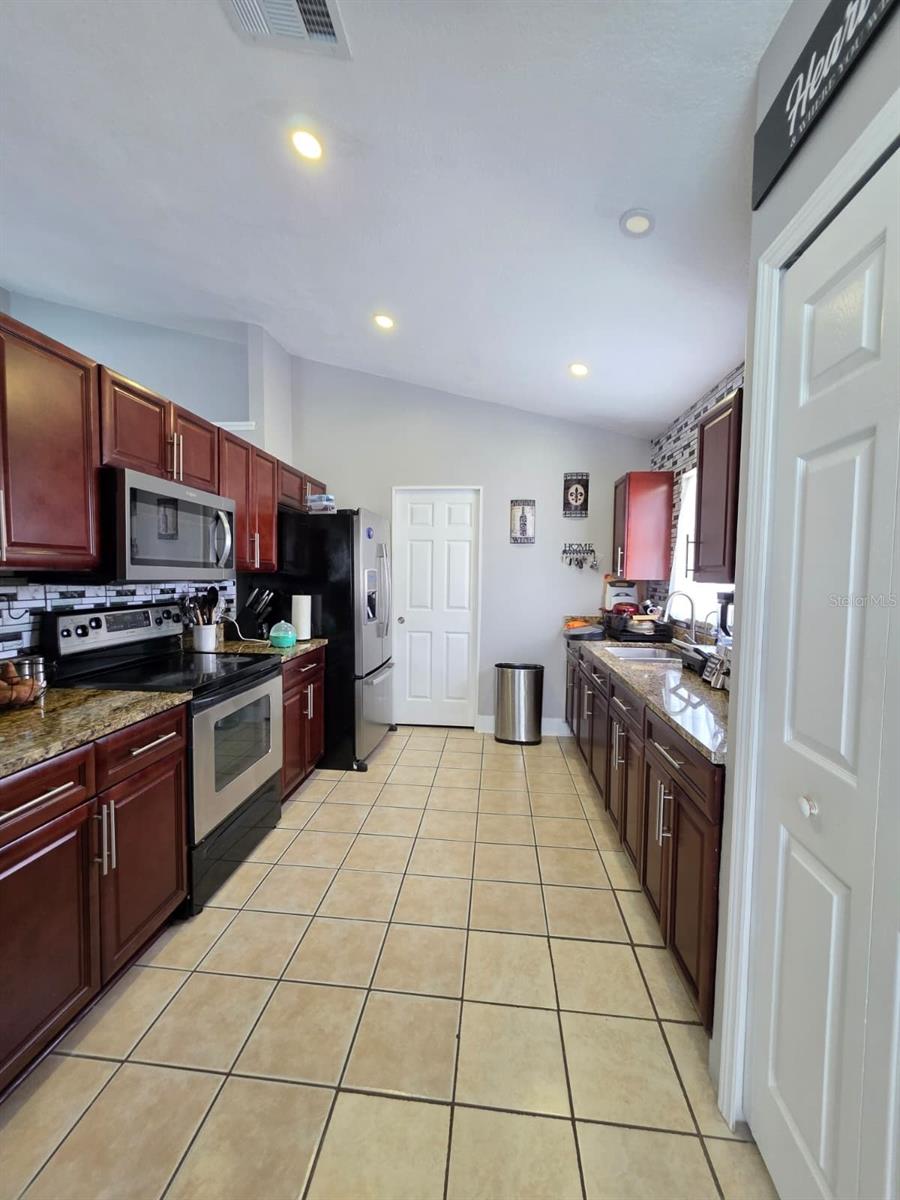 763 COUNTRY WOODS CIR, KISSIMMEE, FL — photo 16