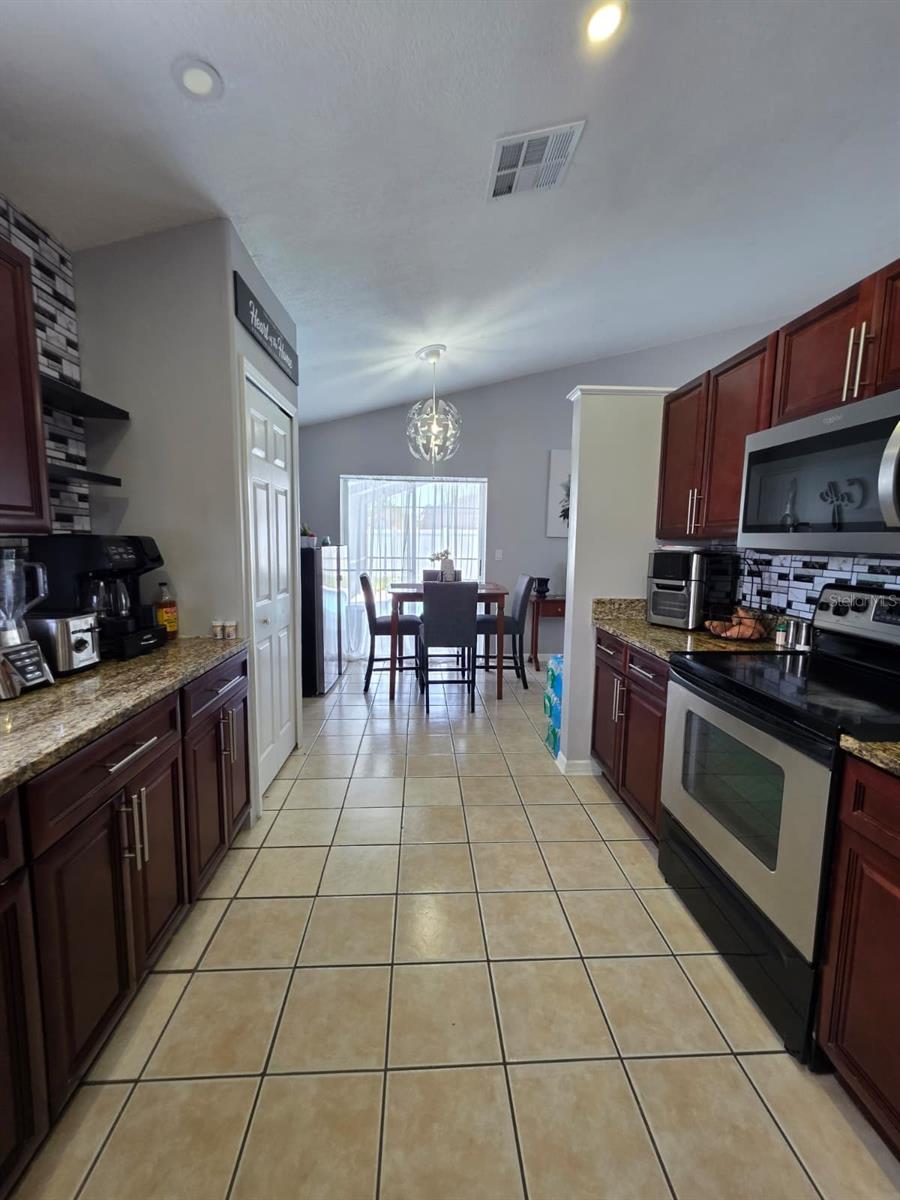 763 COUNTRY WOODS CIR, KISSIMMEE, FL — photo 18