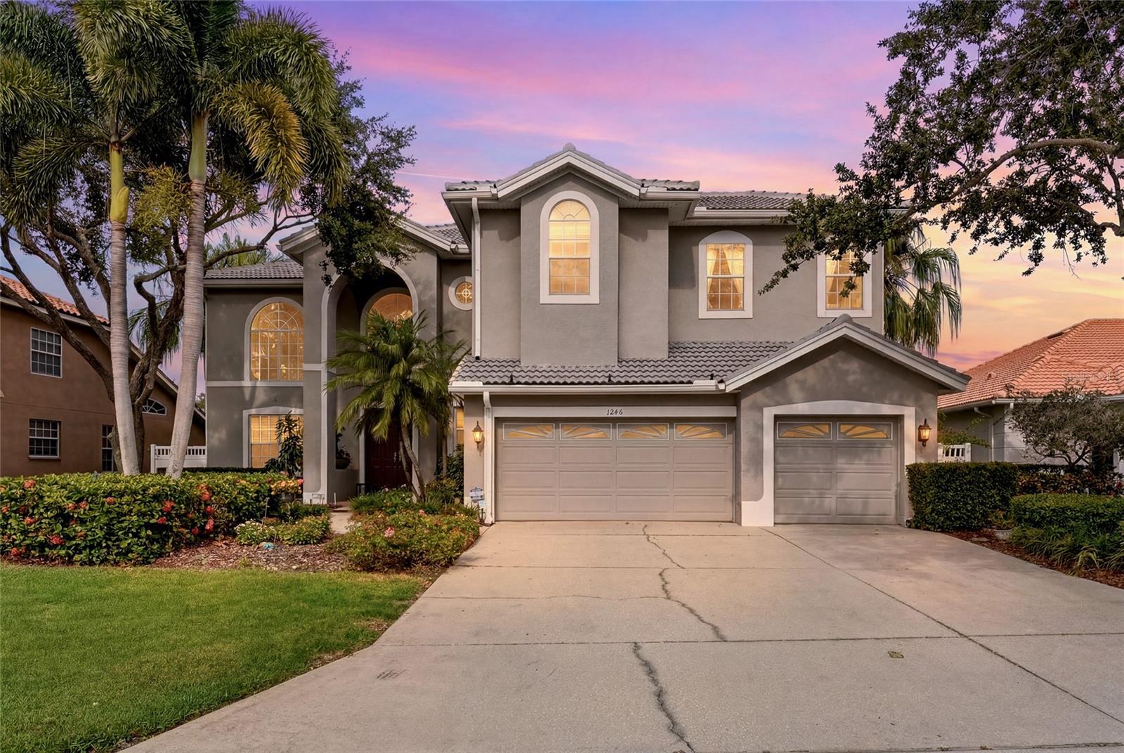 1246 DARLINGTON OAK CIR NE, ST PETERSBURG, FL