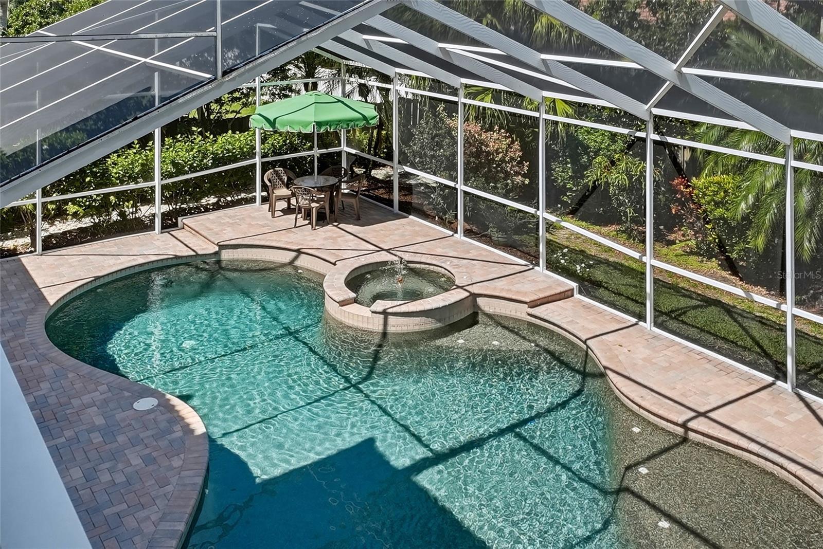 1246 DARLINGTON OAK CIR NE, ST PETERSBURG, FL — photo 55