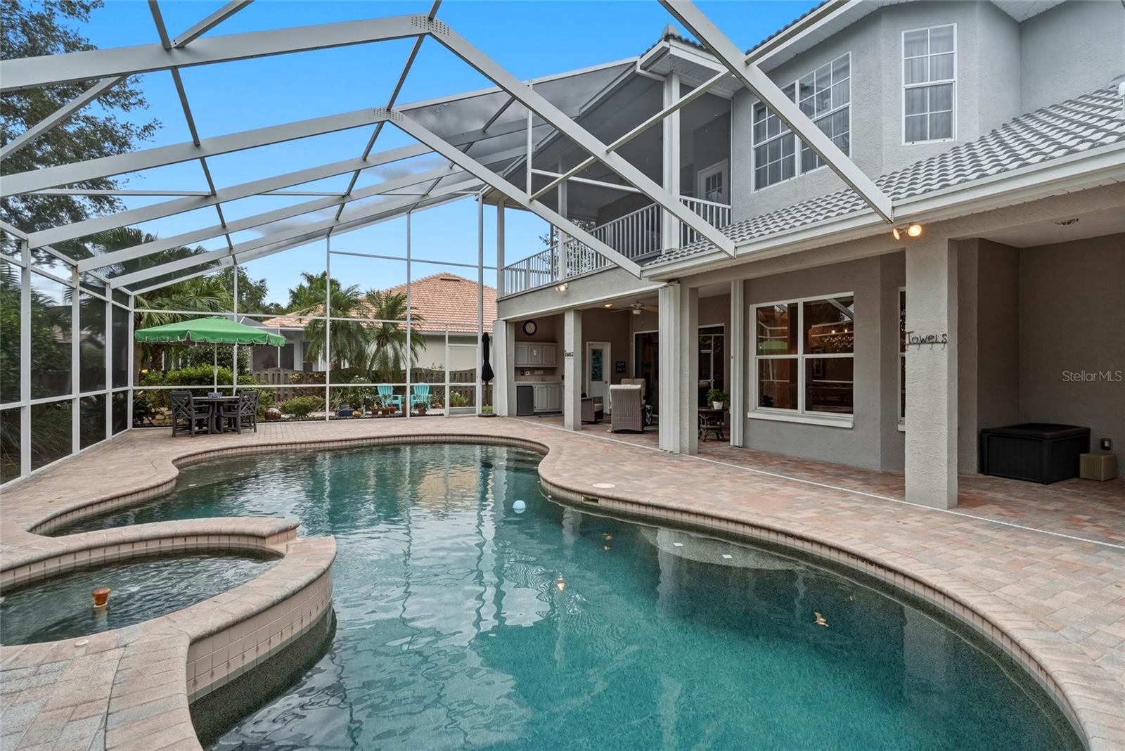 1246 DARLINGTON OAK CIR NE, ST PETERSBURG, FL — photo 59