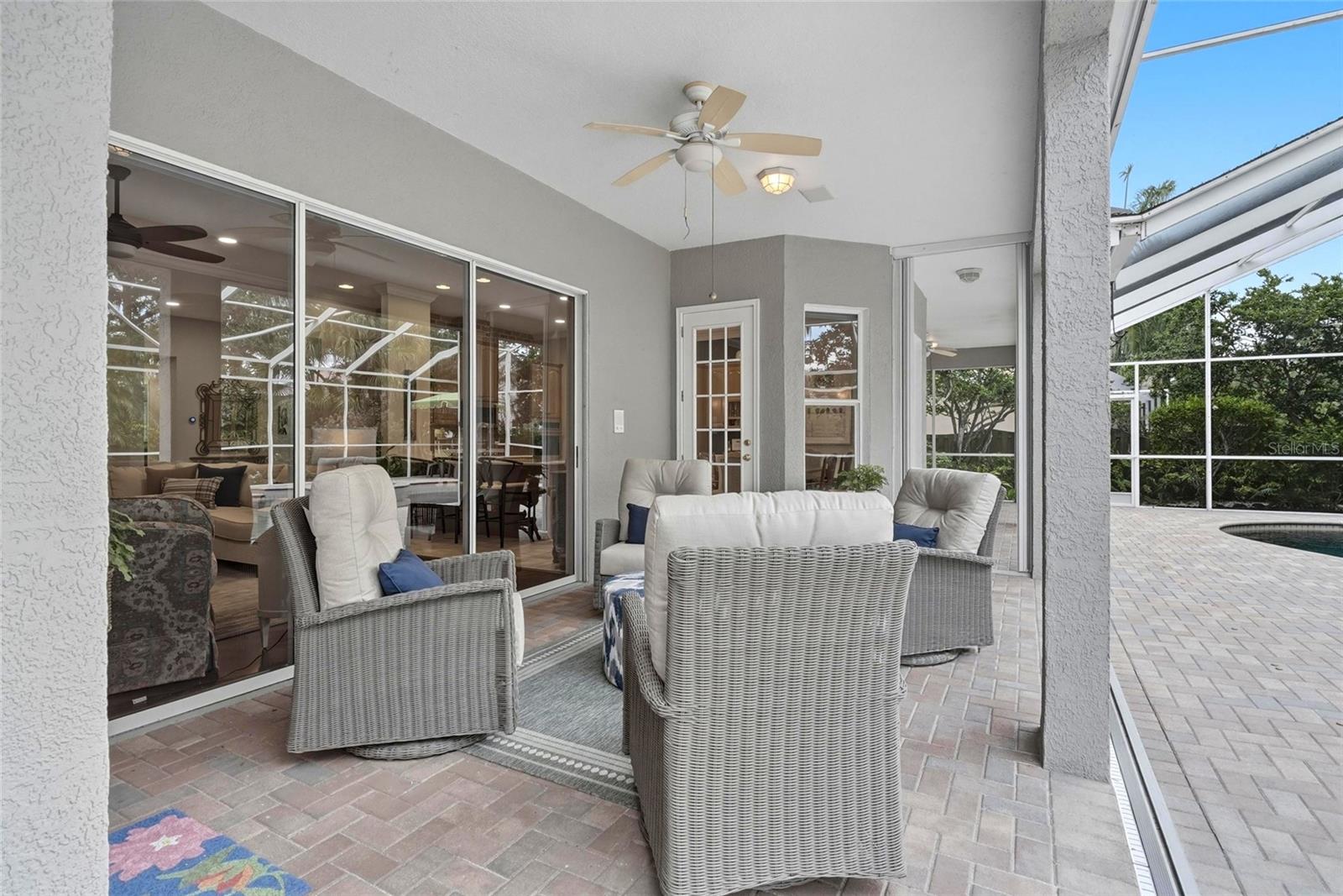 1246 DARLINGTON OAK CIR NE, ST PETERSBURG, FL — photo 61