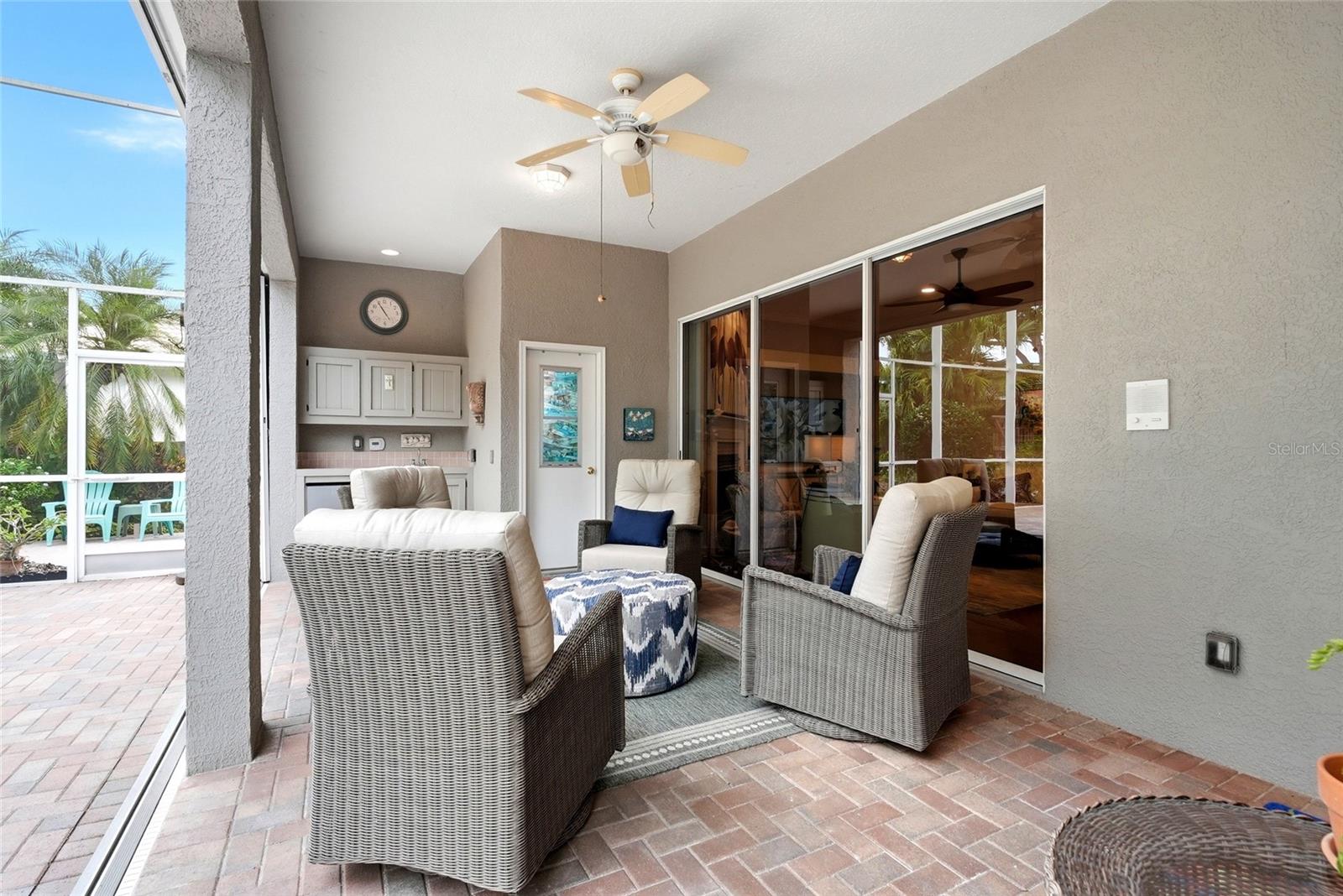 1246 DARLINGTON OAK CIR NE, ST PETERSBURG, FL — photo 62